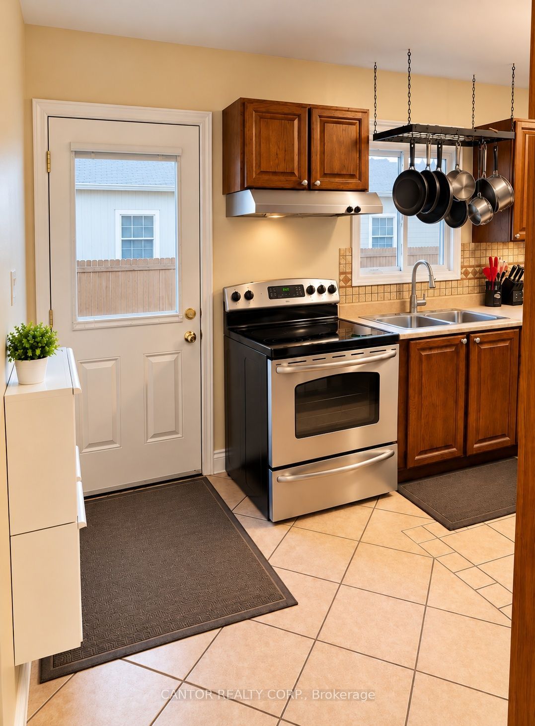 253 Mcelroy Drive Property Photo 3