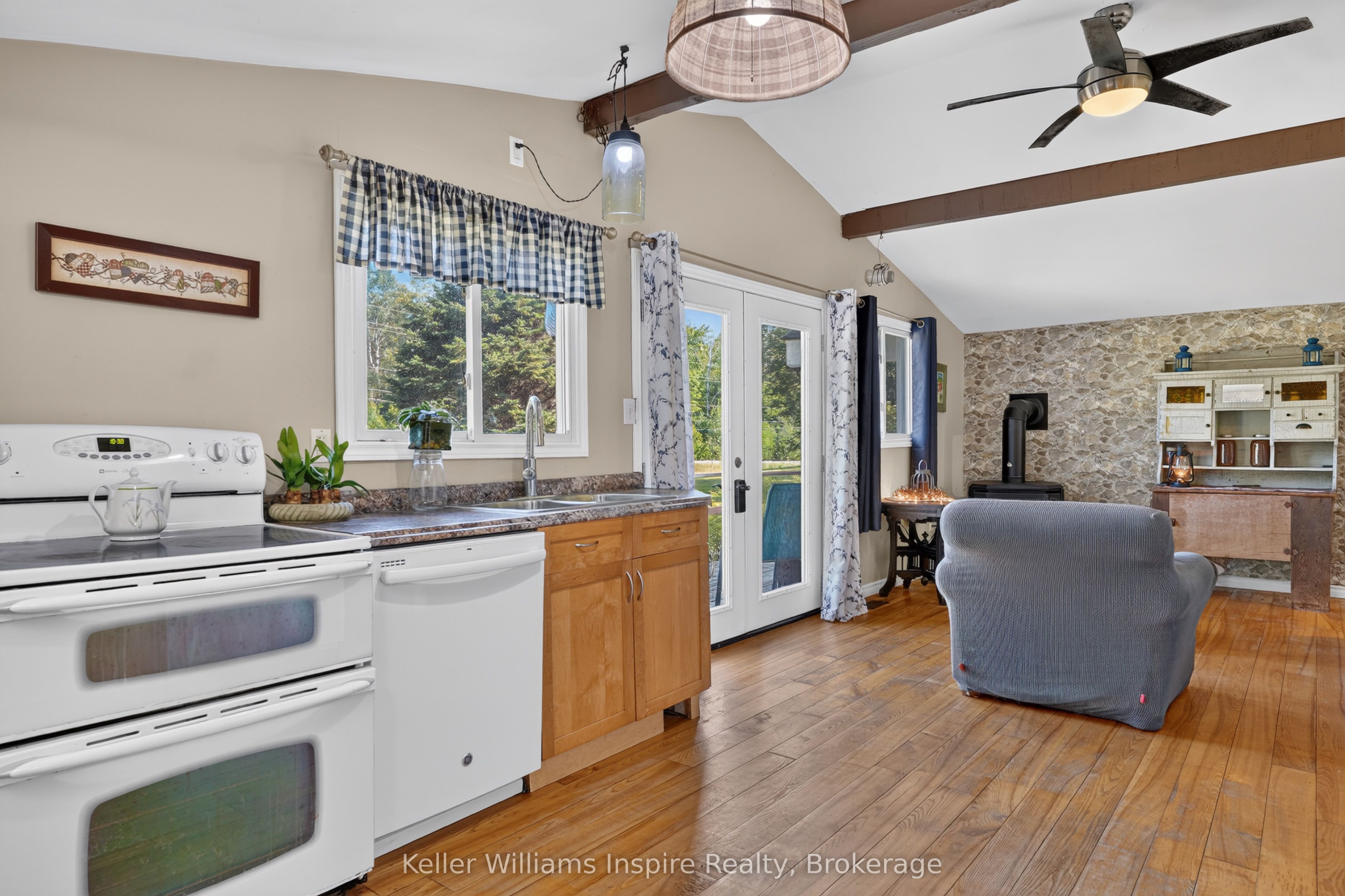 3044 Loop Road Property Photo 8