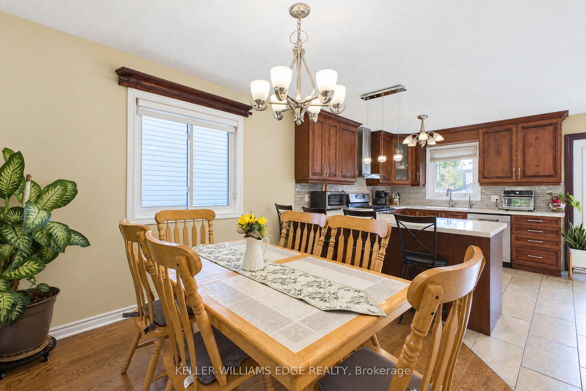 93 Wellandvale Drive Property Photo 11