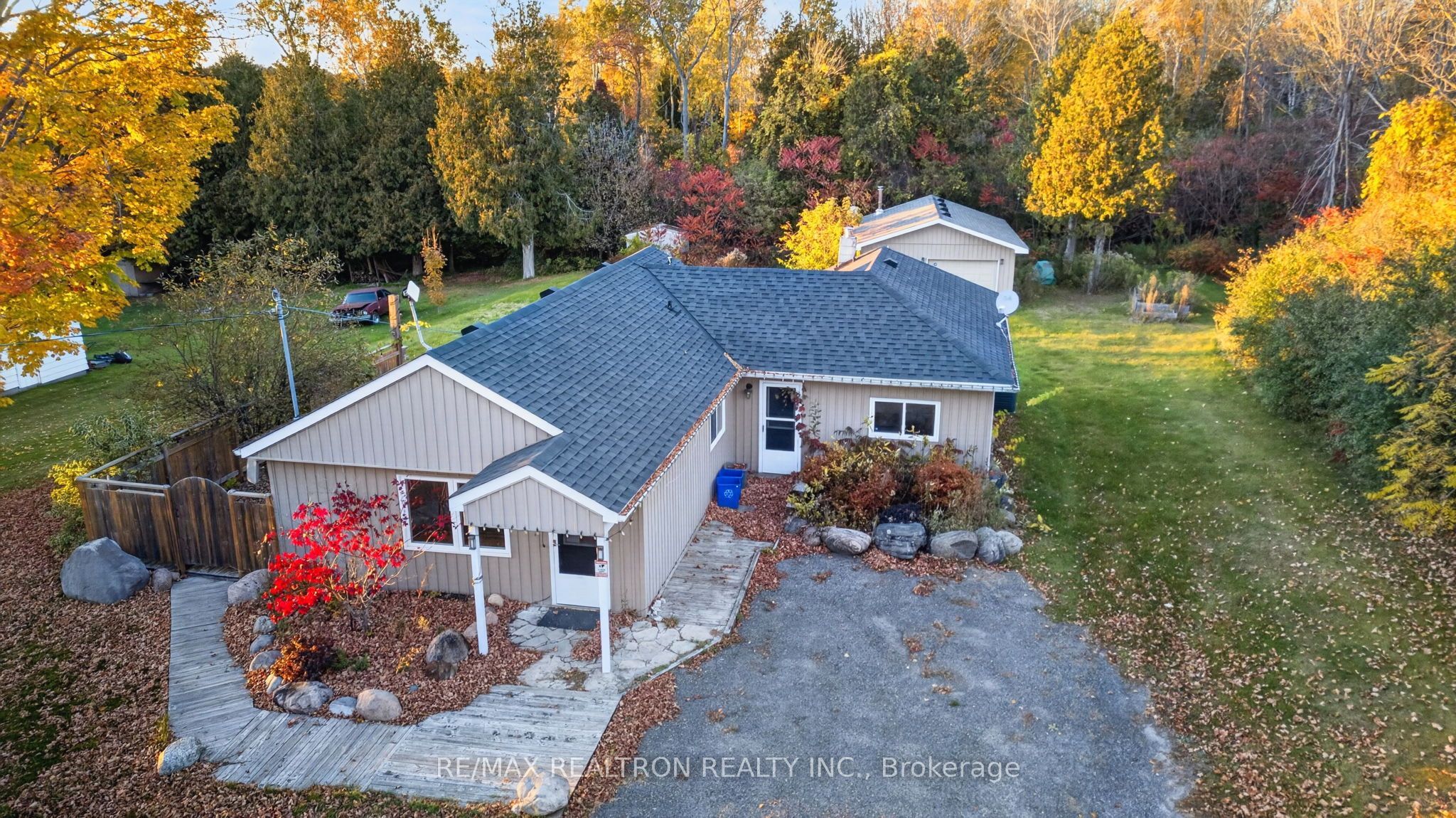 9418 Danforth Road E Property Photo 1