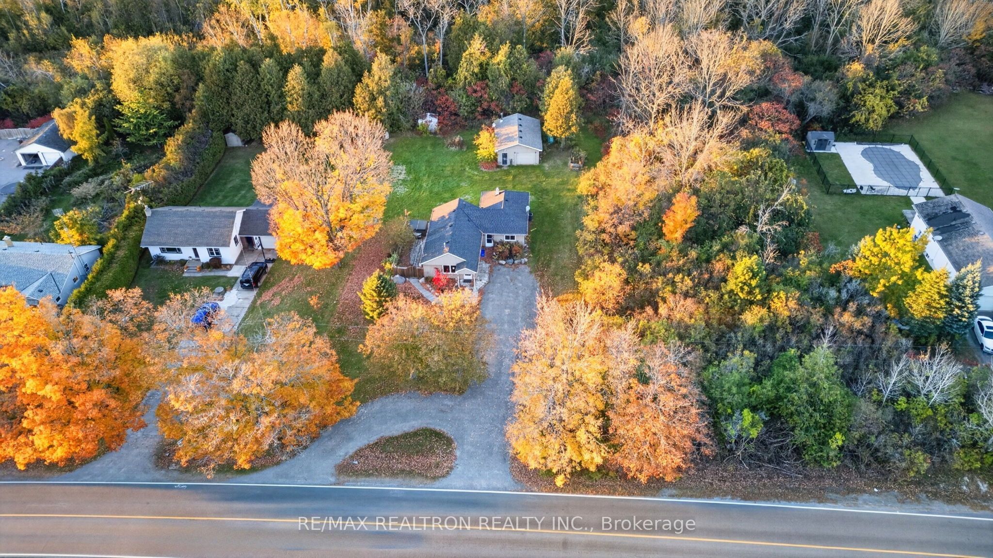 9418 Danforth Road E Property Photo 3