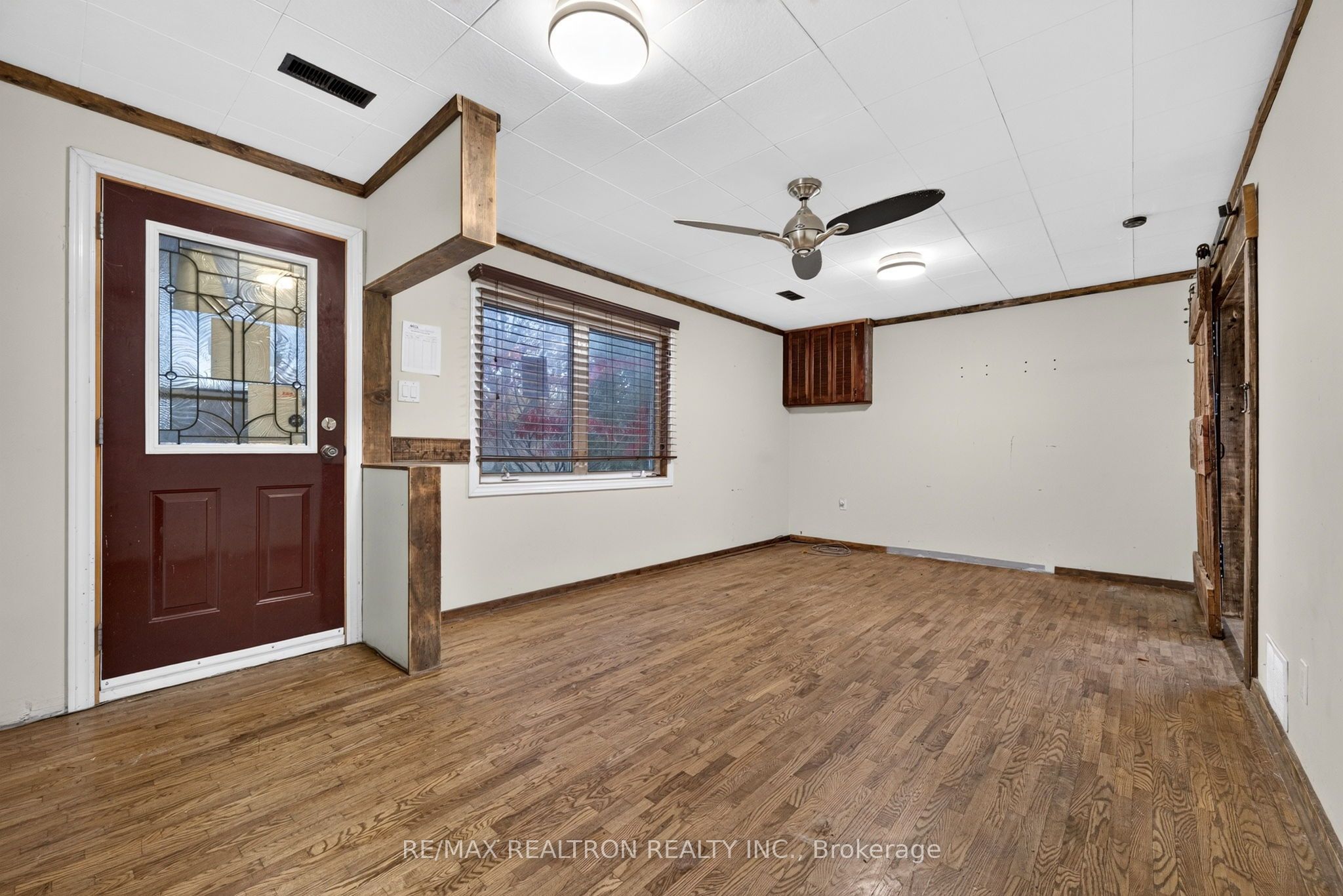 9418 Danforth Road E Property Photo 7