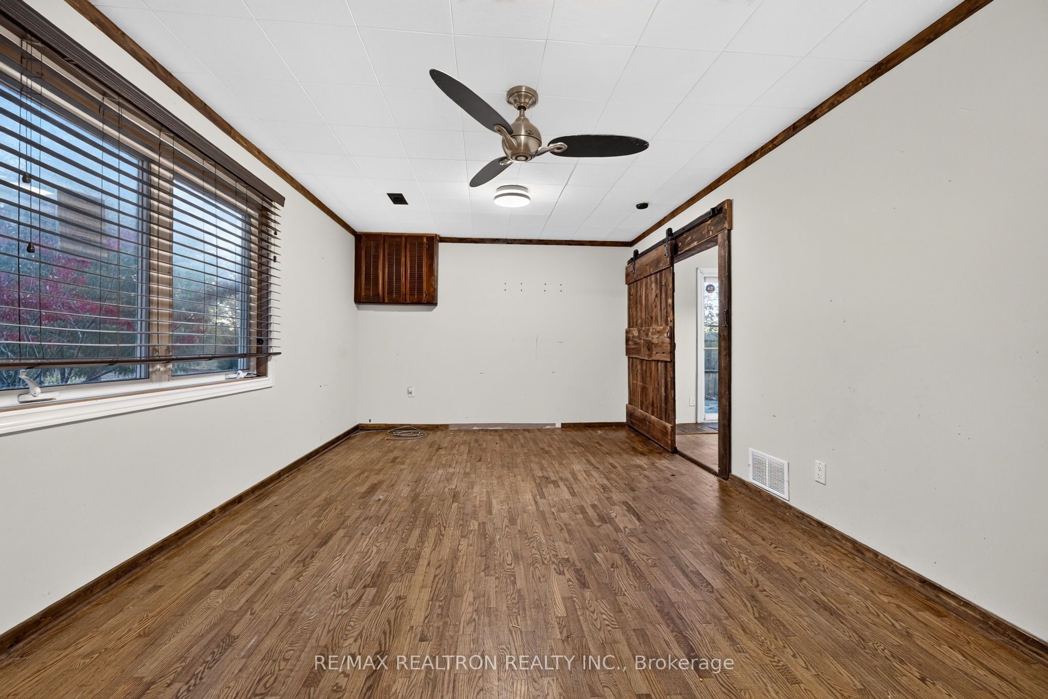 9418 Danforth Road E Property Photo 8