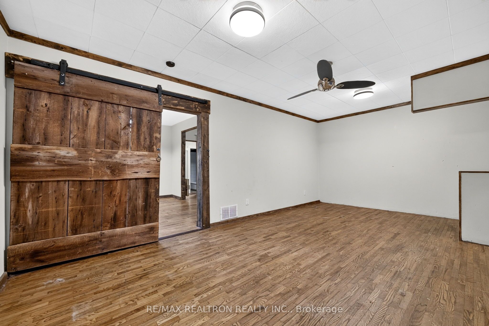 9418 Danforth Road E Property Photo 10