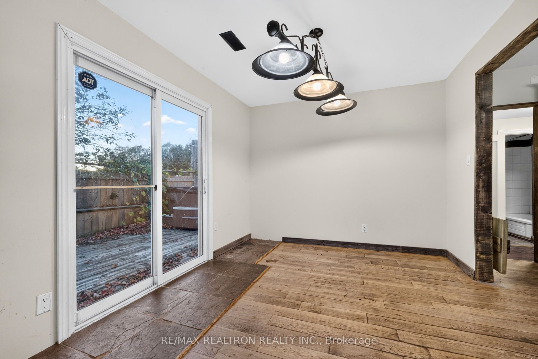 9418 Danforth Road E Property Photo 11