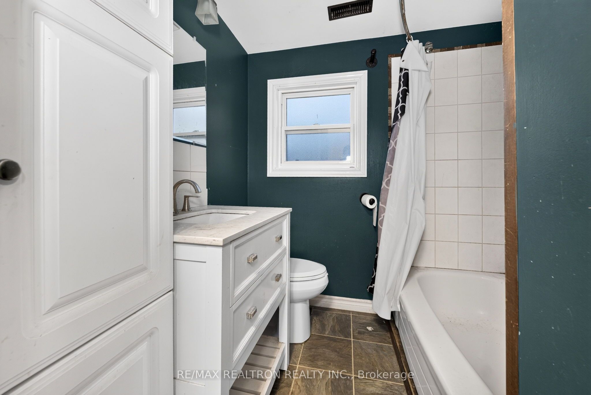 9418 Danforth Road E Property Photo 21