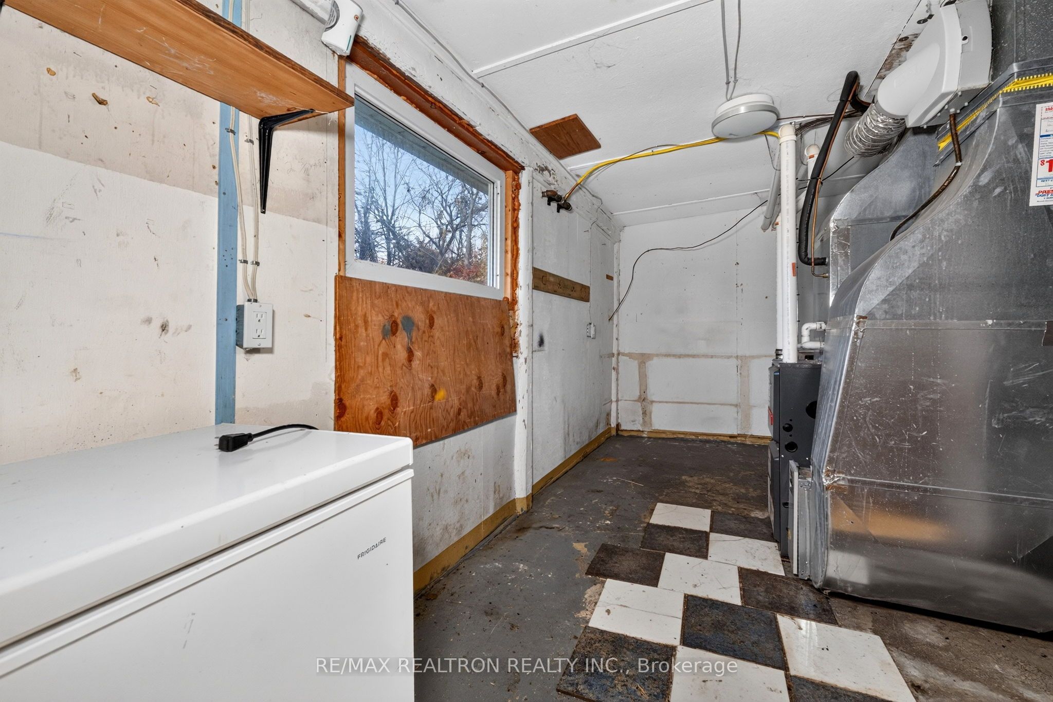 9418 Danforth Road E Property Photo 26