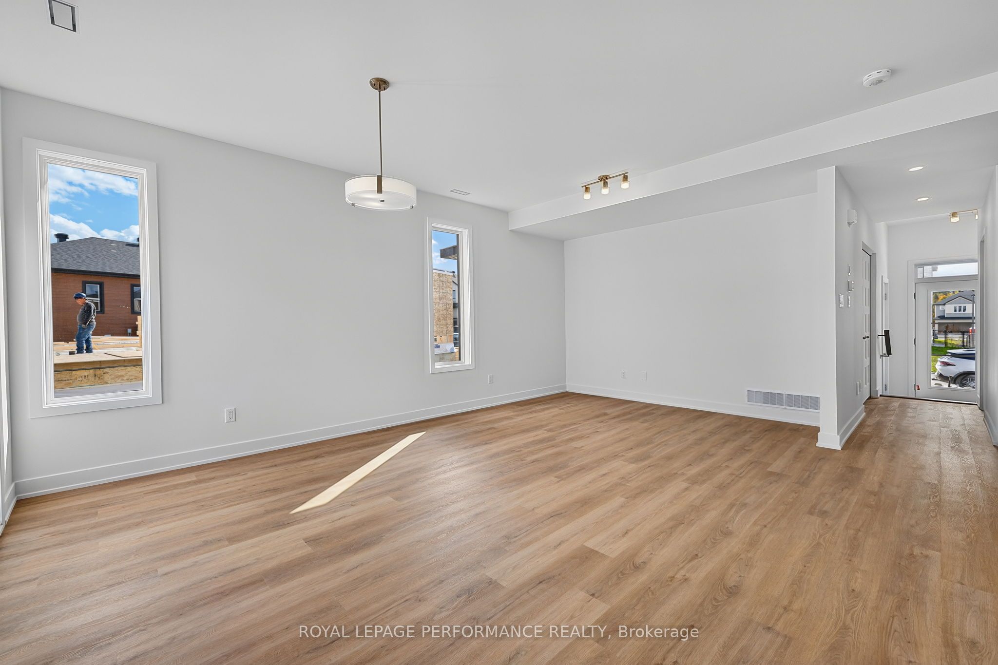 1367 Diamond Street Property Photo 10