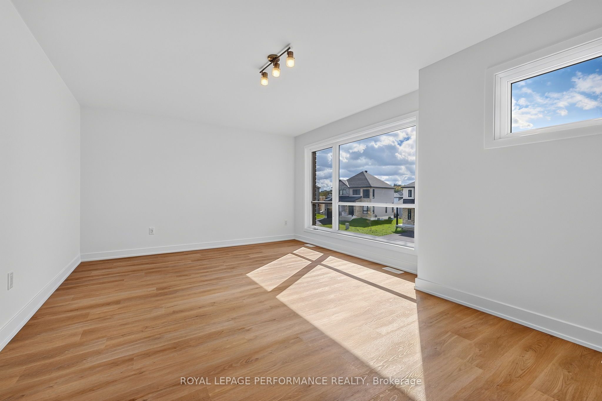1367 Diamond Street Property Photo 12
