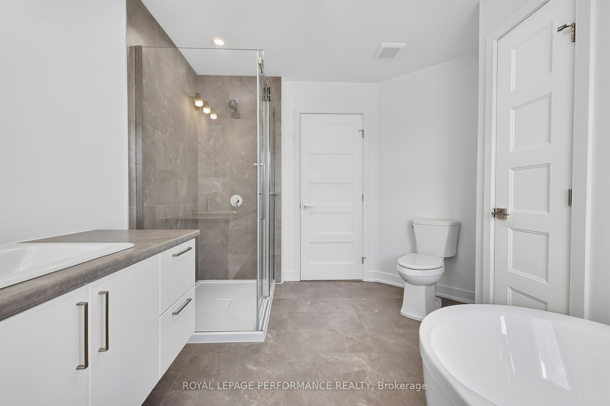 1367 Diamond Street Property Photo 14