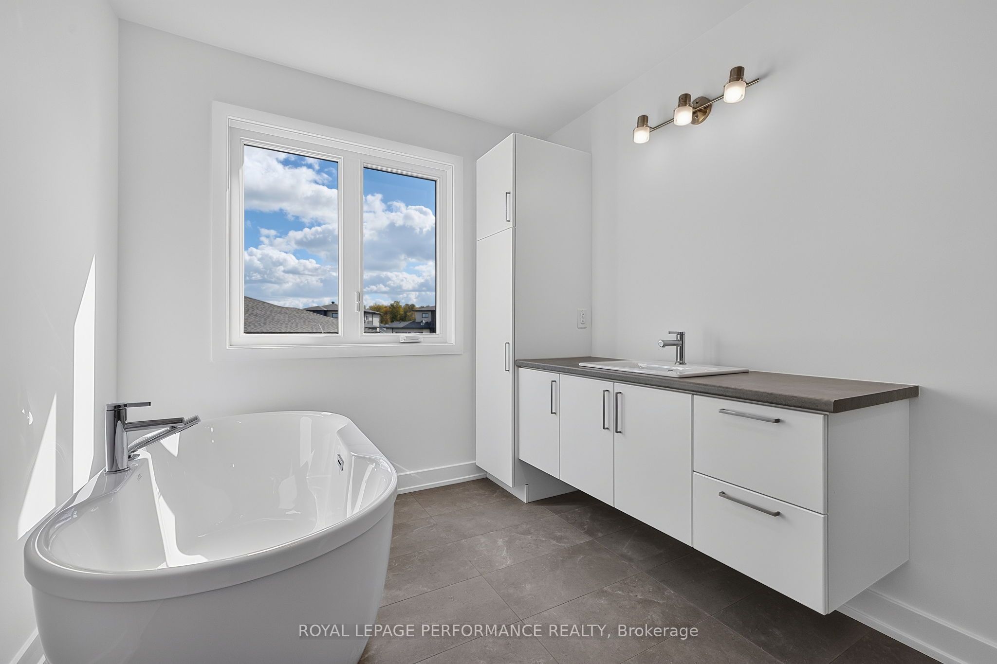 1367 Diamond Street Property Photo 15