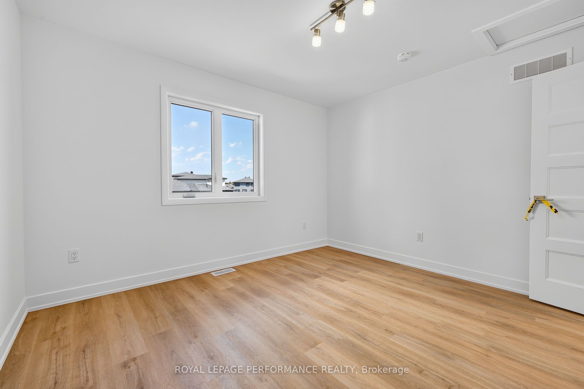 1367 Diamond Street Property Photo 18