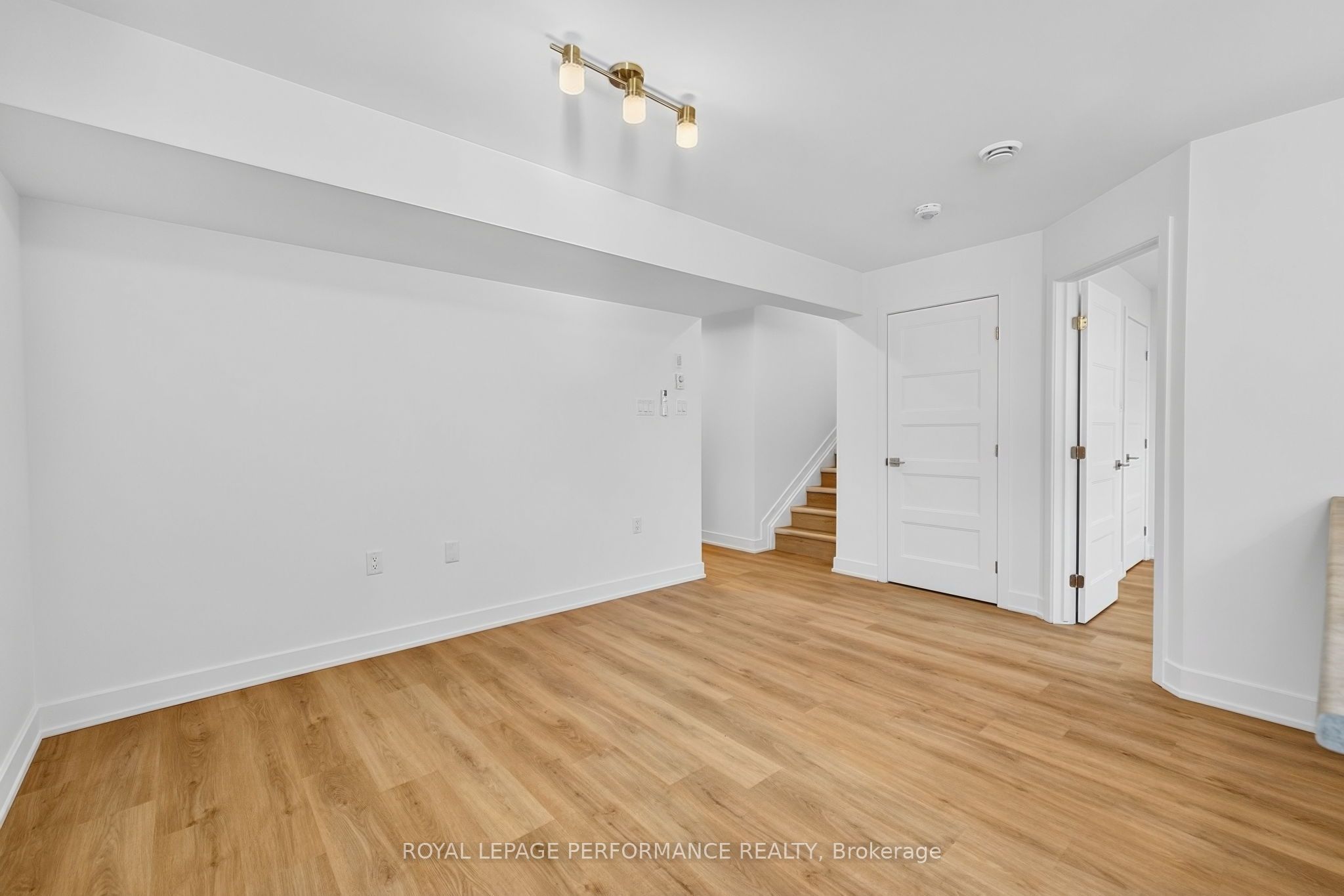 1367 Diamond Street Property Photo 26