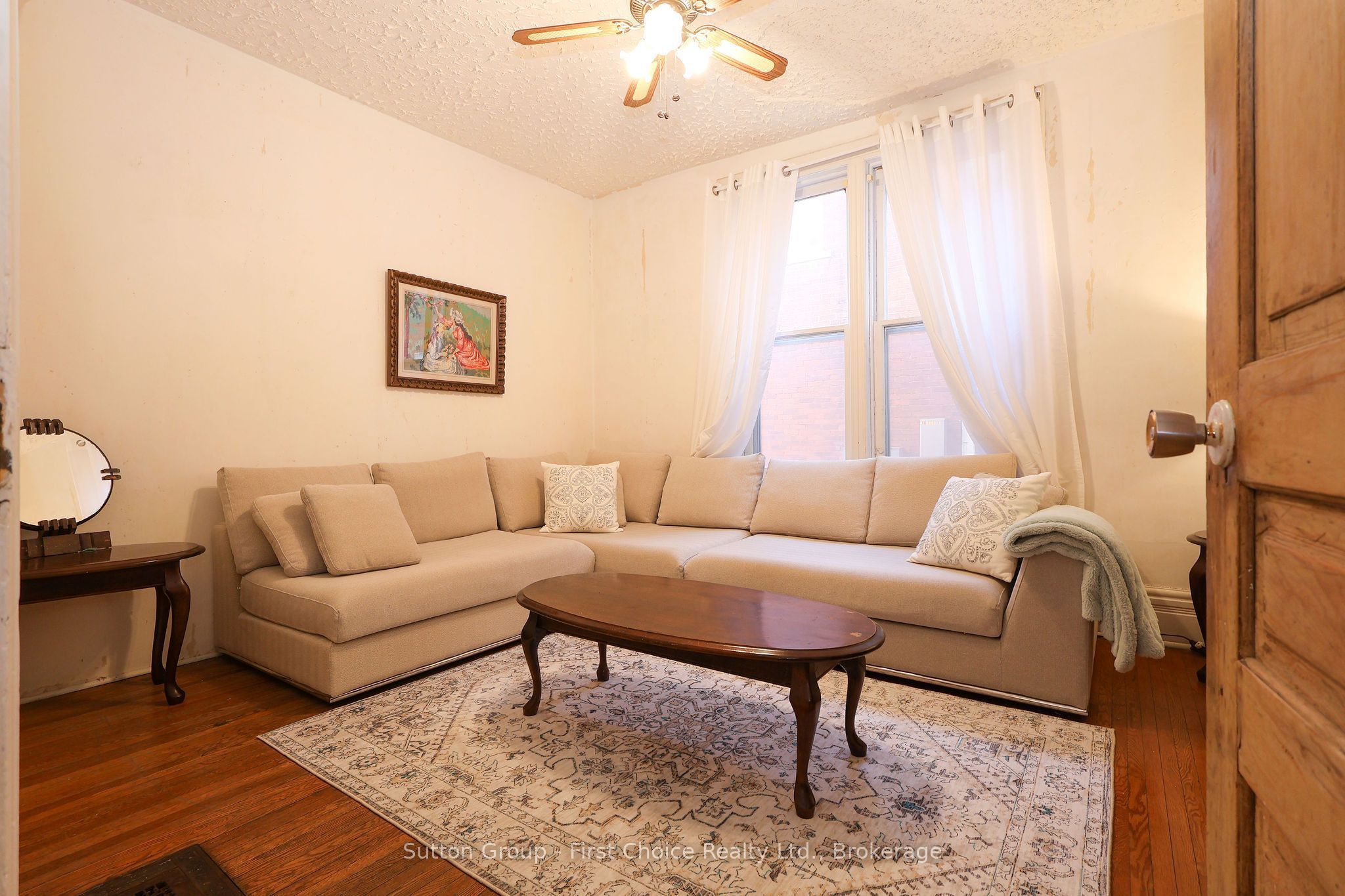 257 Ontario Street Property Photo 14