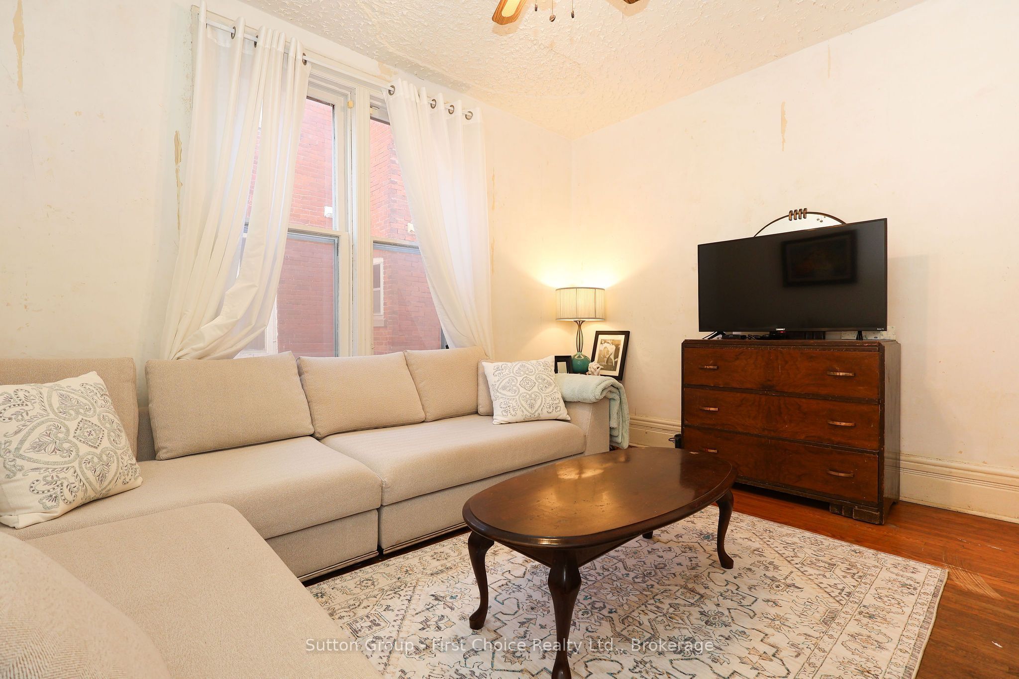 257 Ontario Street Property Photo 16