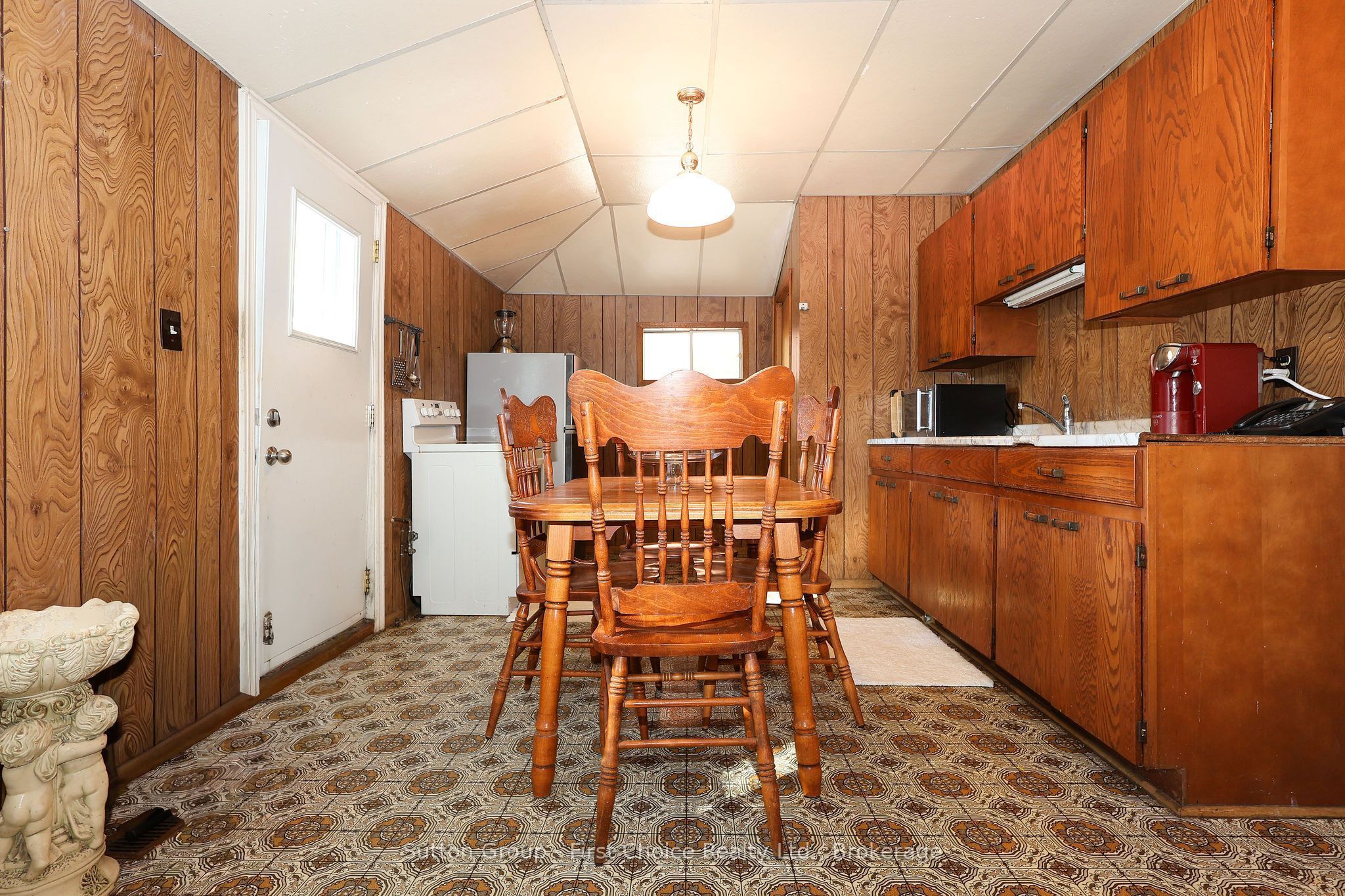 257 Ontario Street Property Photo 21