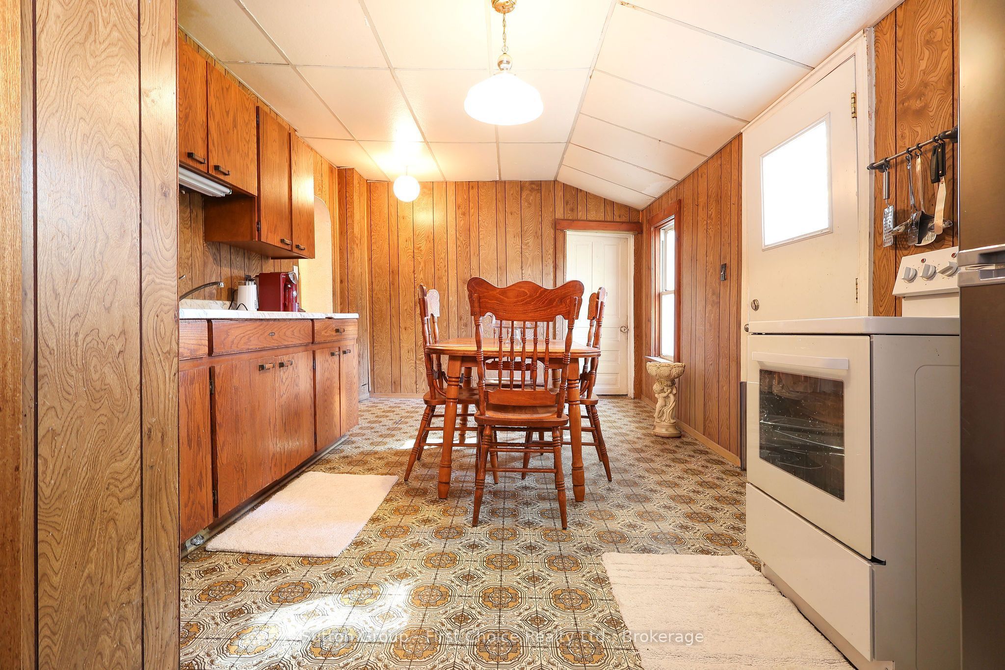 257 Ontario Street Property Photo 24