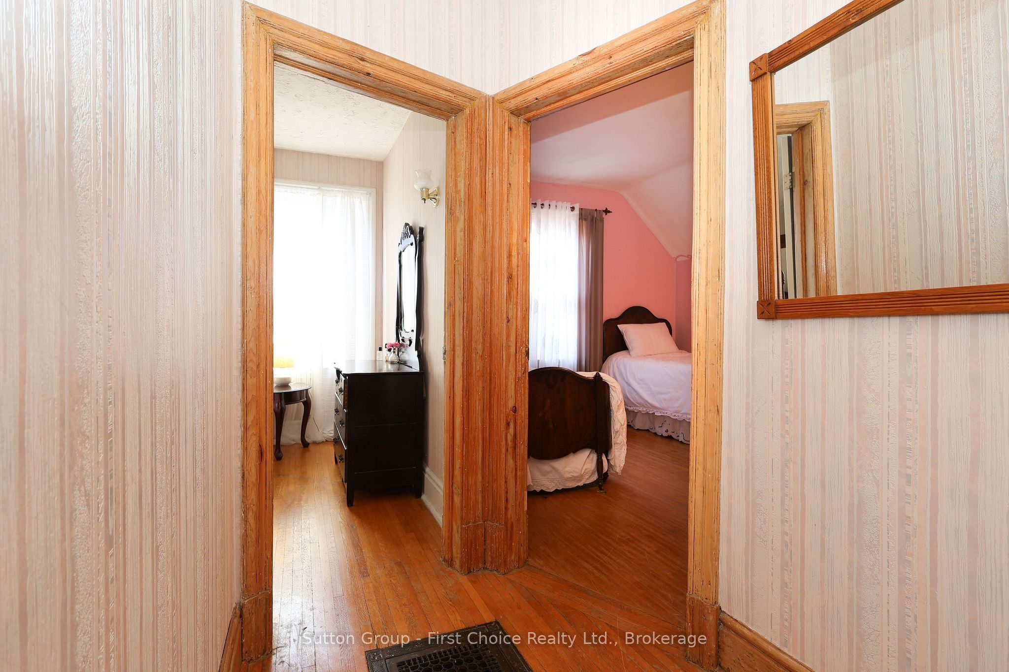 257 Ontario Street Property Photo 25