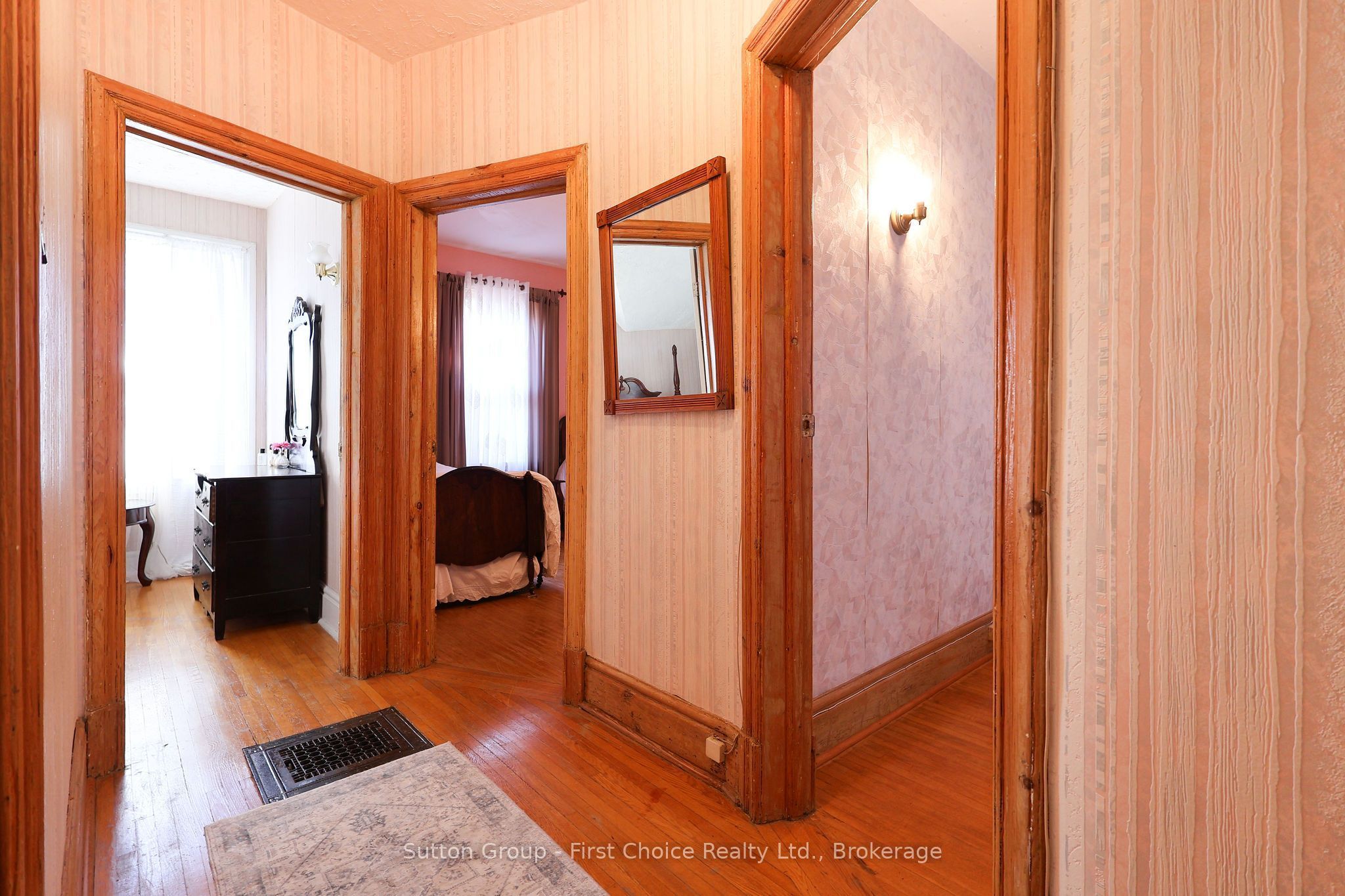 257 Ontario Street Property Photo 26