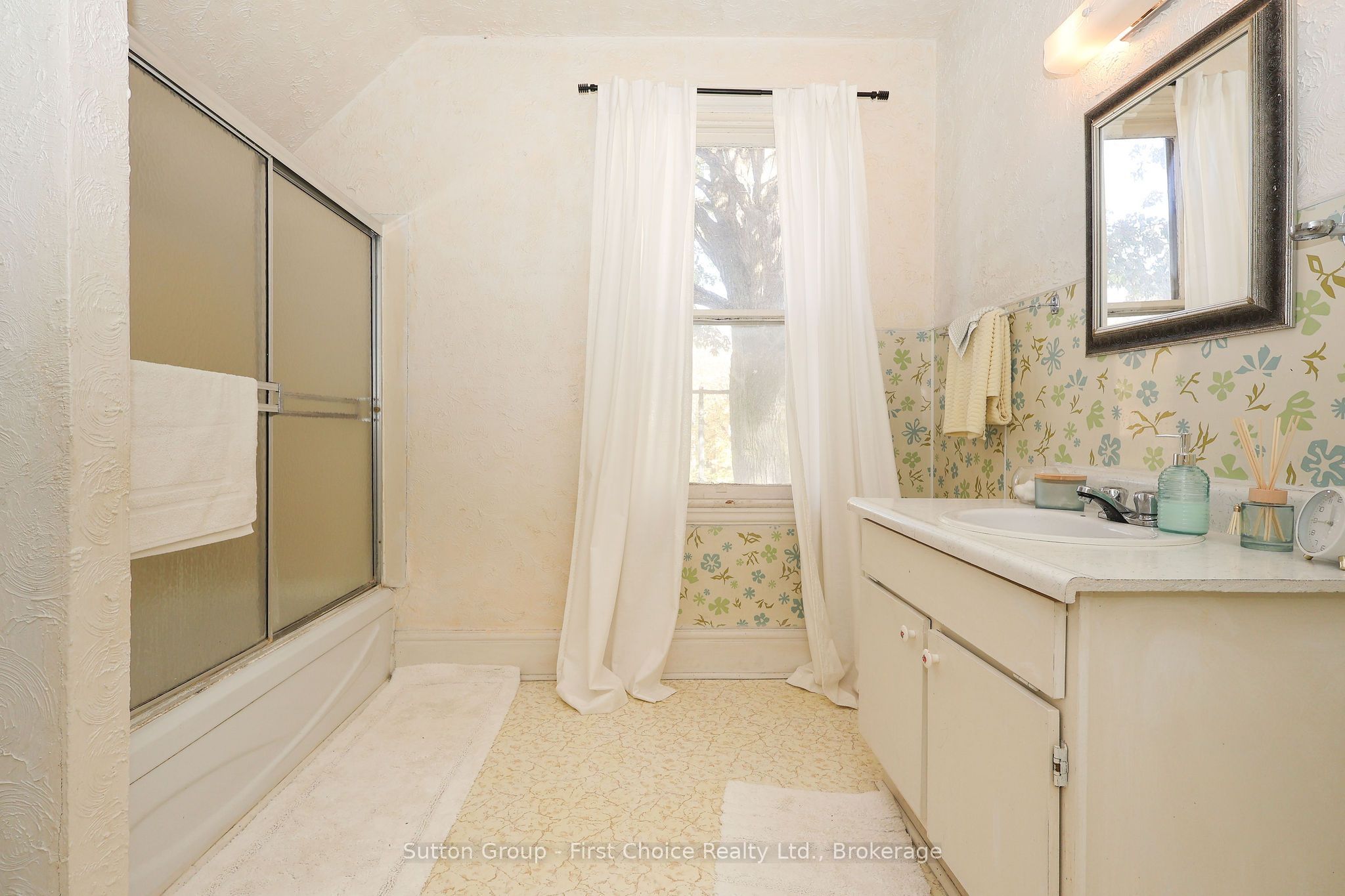 257 Ontario Street Property Photo 29
