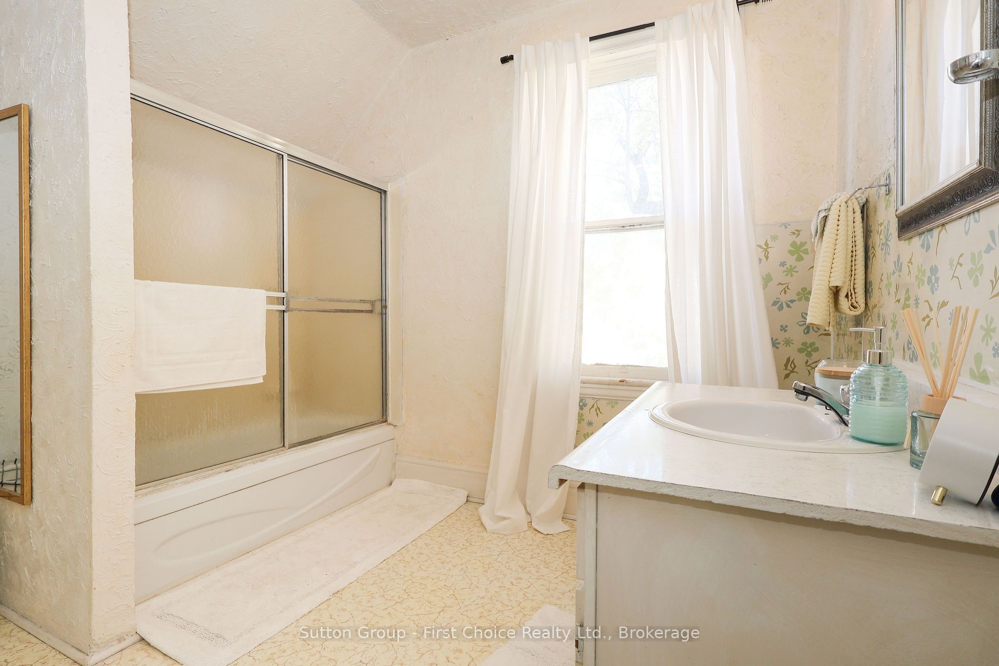 257 Ontario Street Property Photo 30