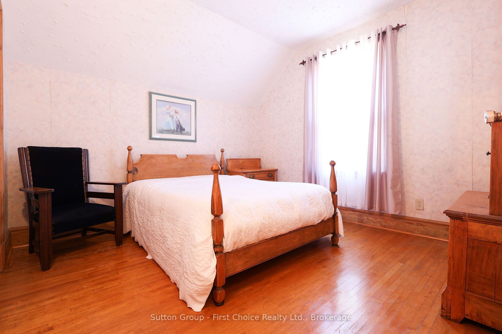 257 Ontario Street Property Photo 32