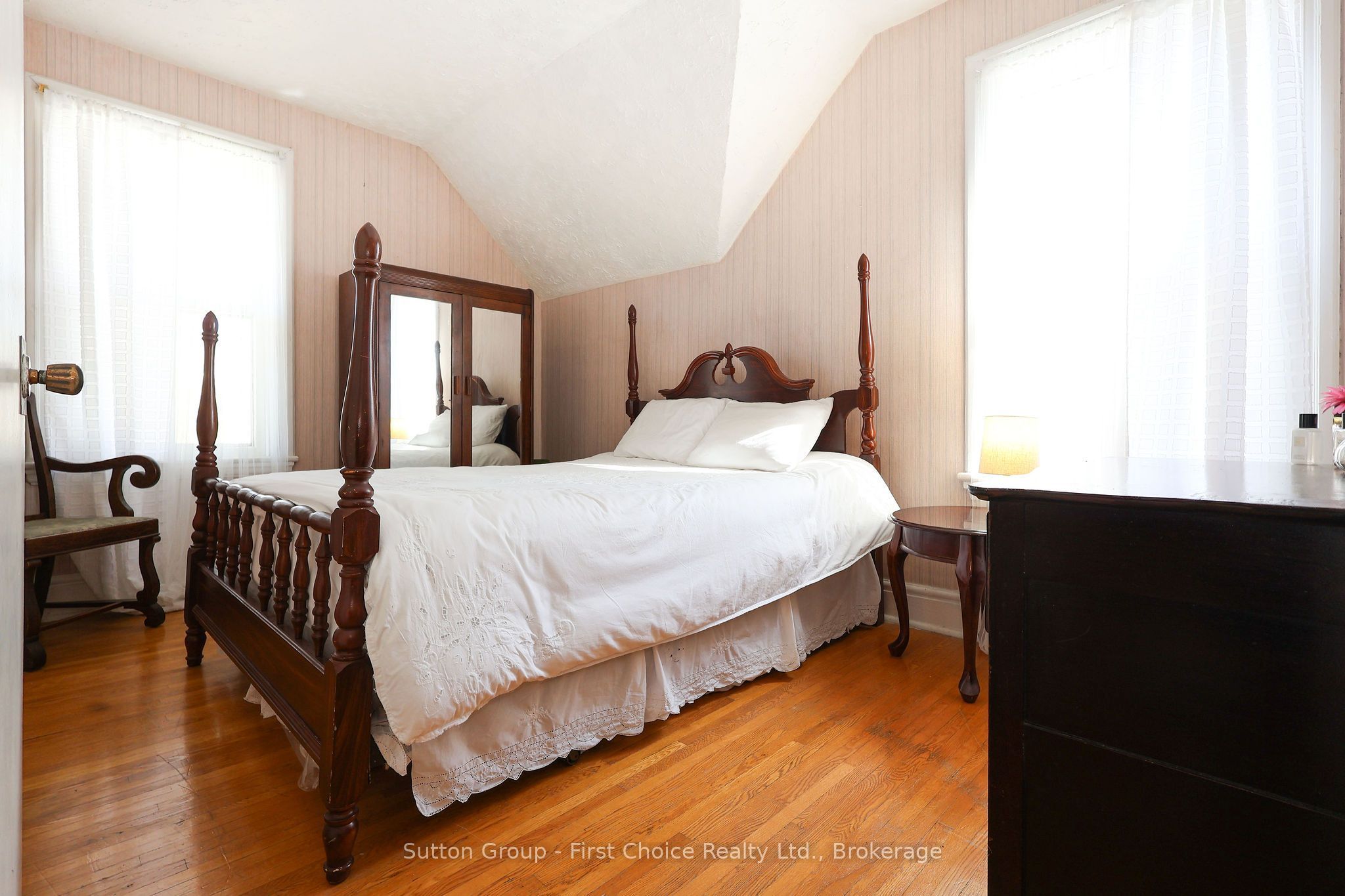257 Ontario Street Property Photo 34