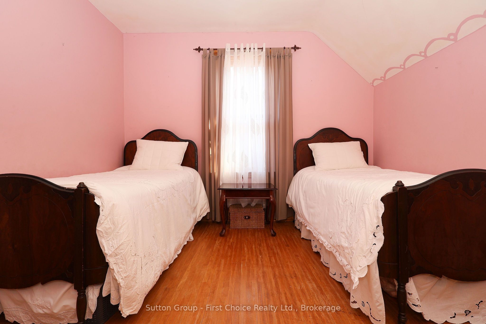 257 Ontario Street Property Photo 38