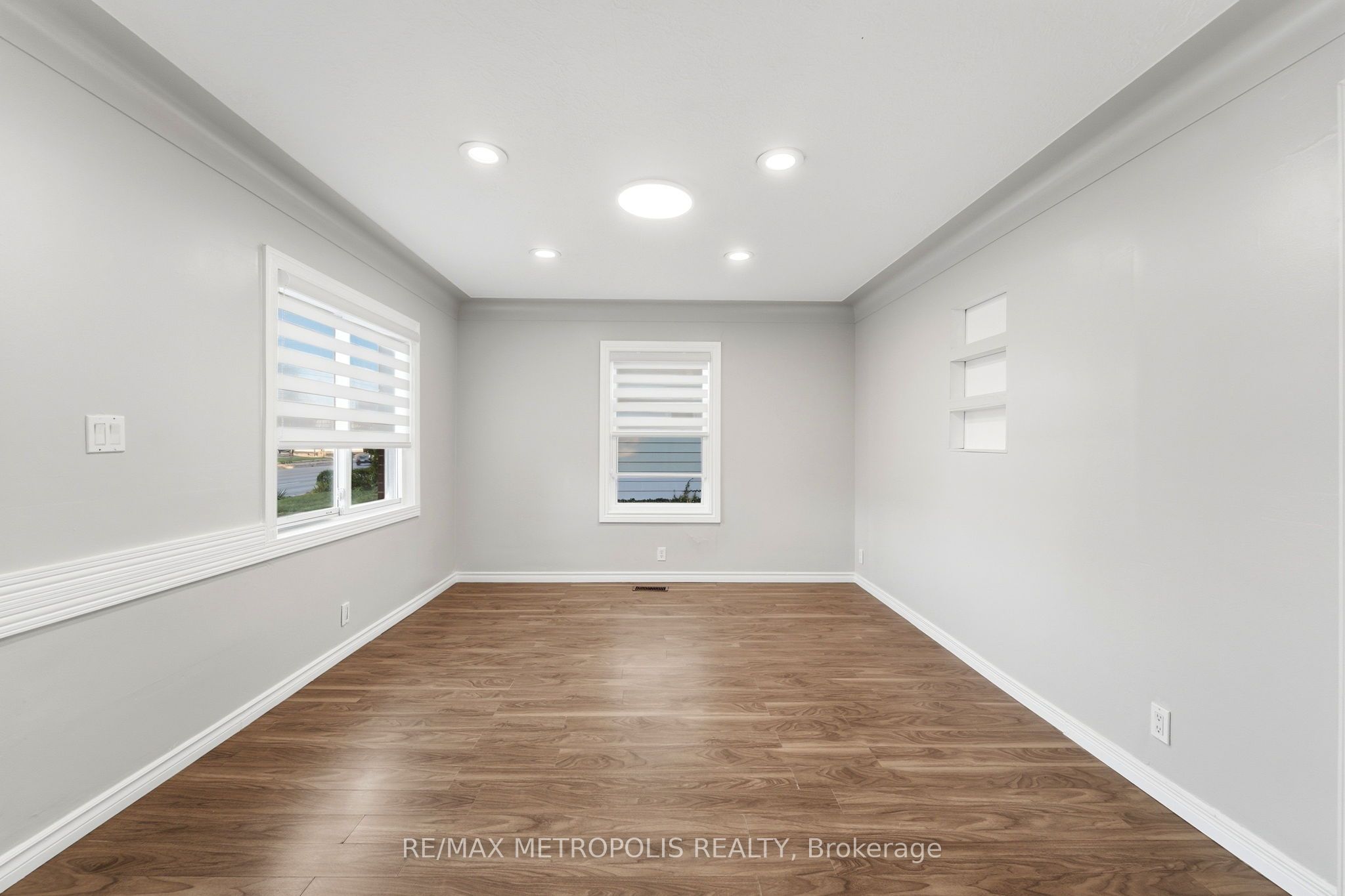 56 Charing Cross Street Main Fl Property Photo 5