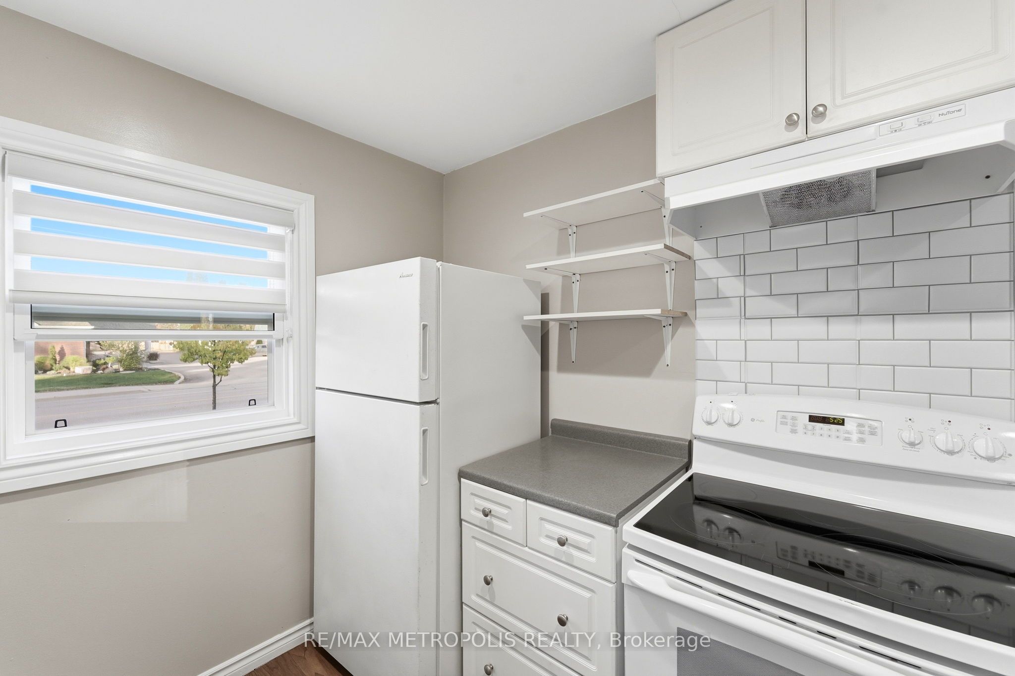 56 Charing Cross Street Main Fl Property Photo 12
