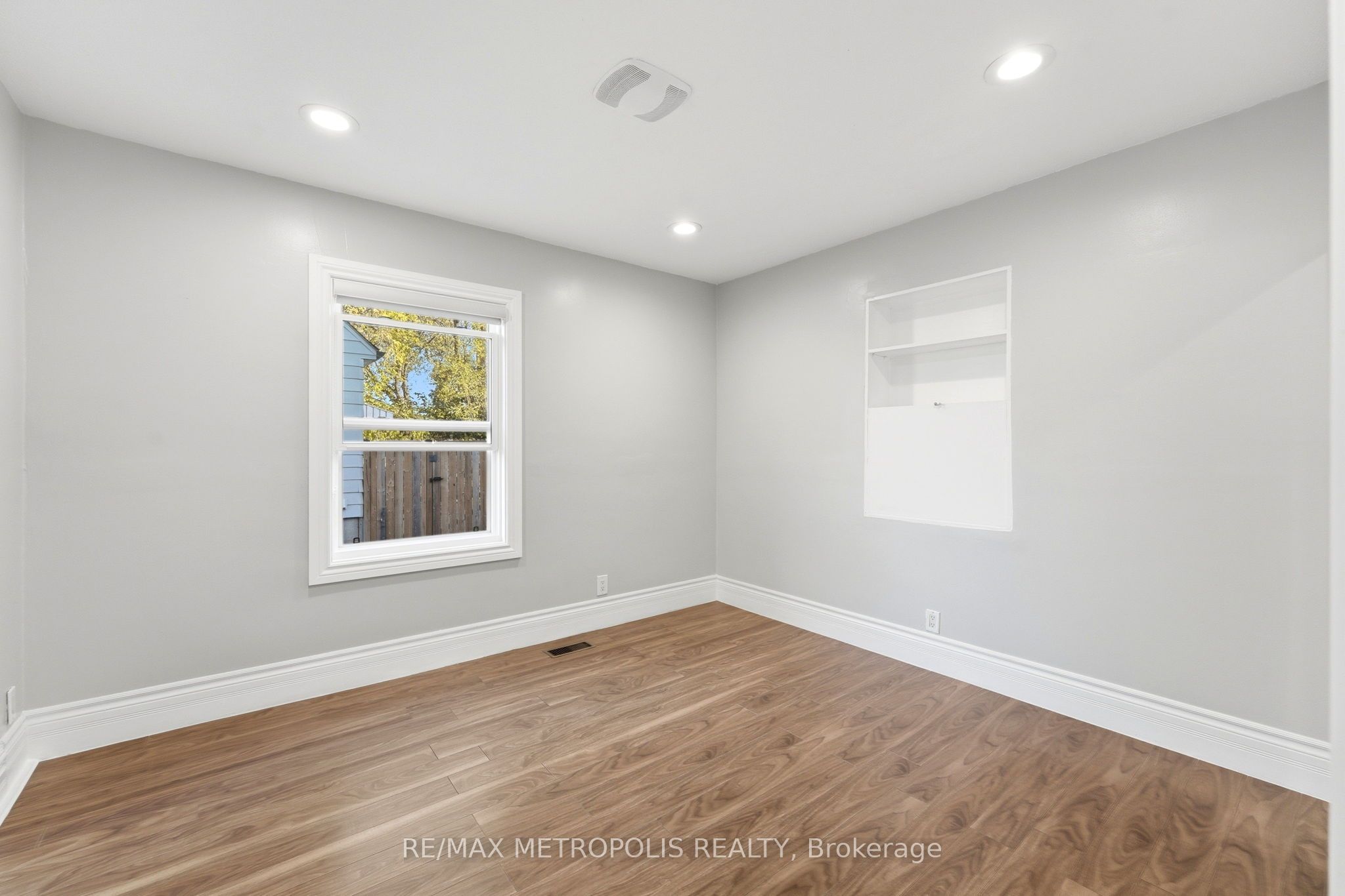 56 Charing Cross Street Main Fl Property Photo 17