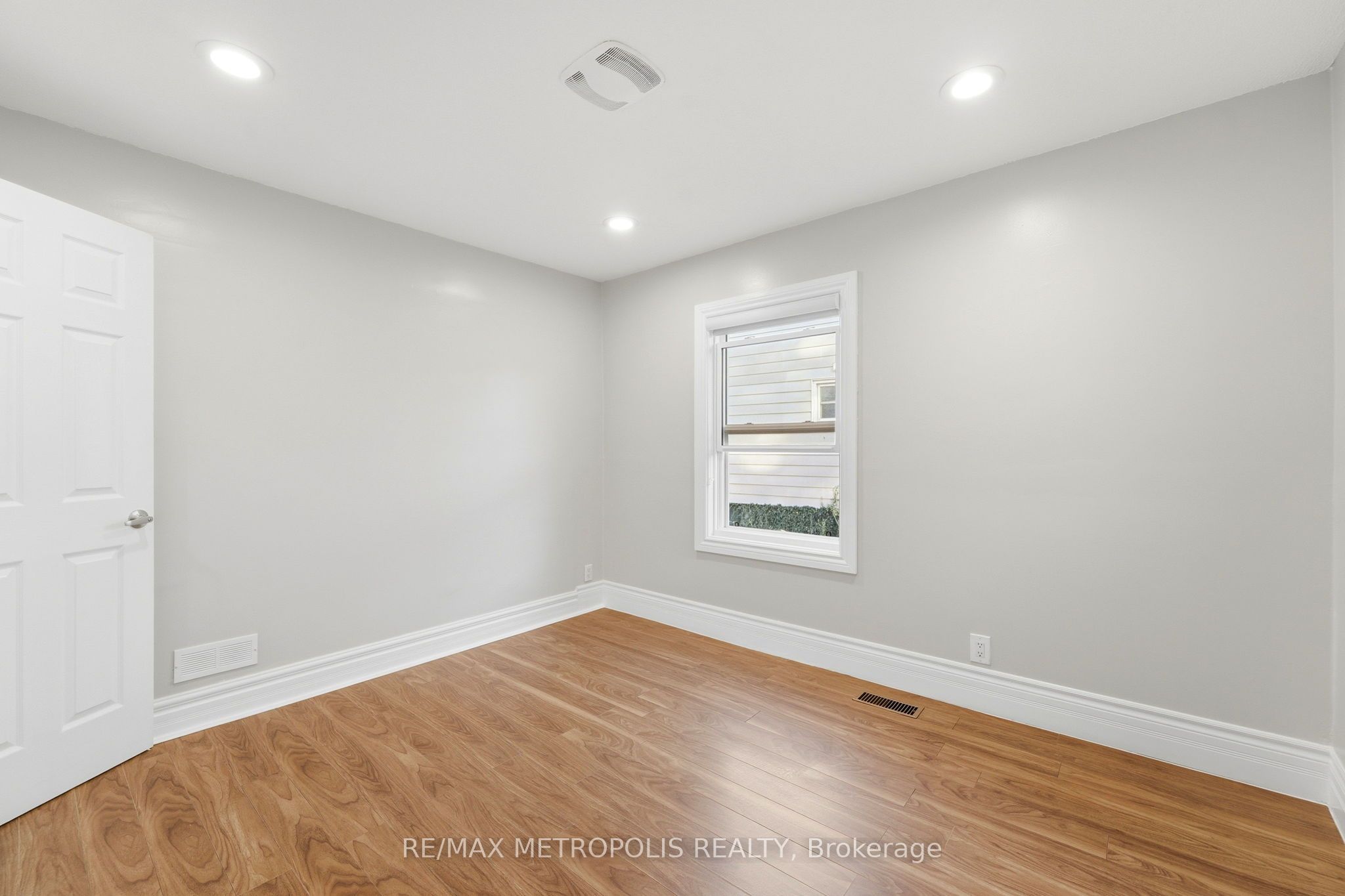 56 Charing Cross Street Main Fl Property Photo 20