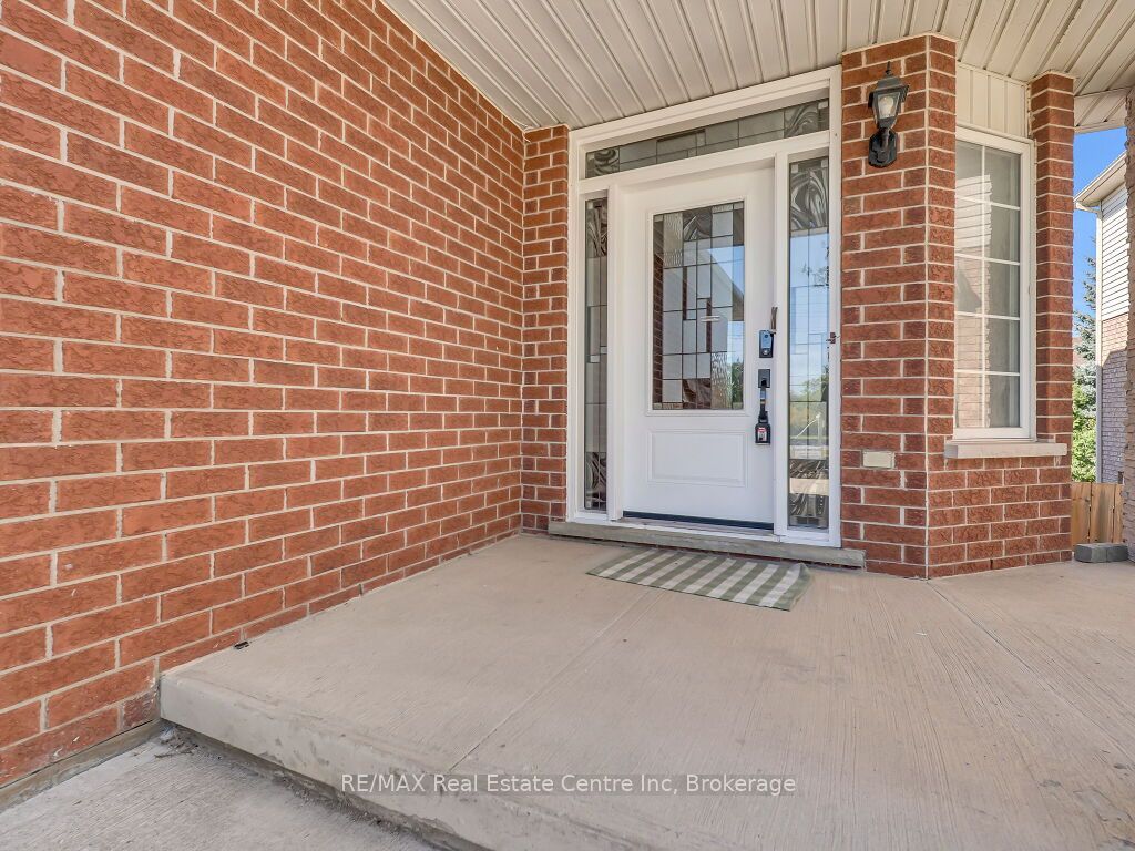 61 Moffatt Lane Property Photo 4