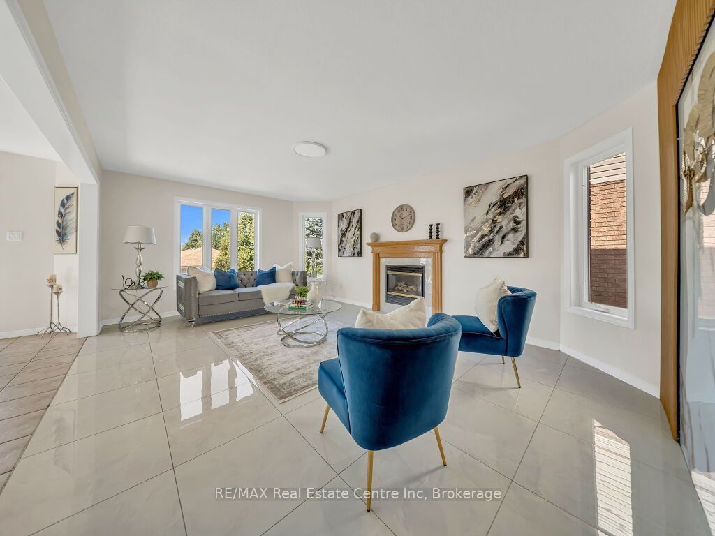 61 Moffatt Lane Property Photo 8