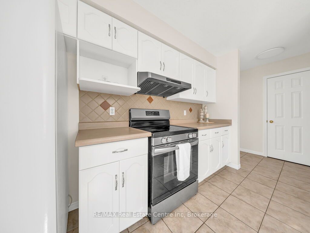 61 Moffatt Lane Property Photo 14