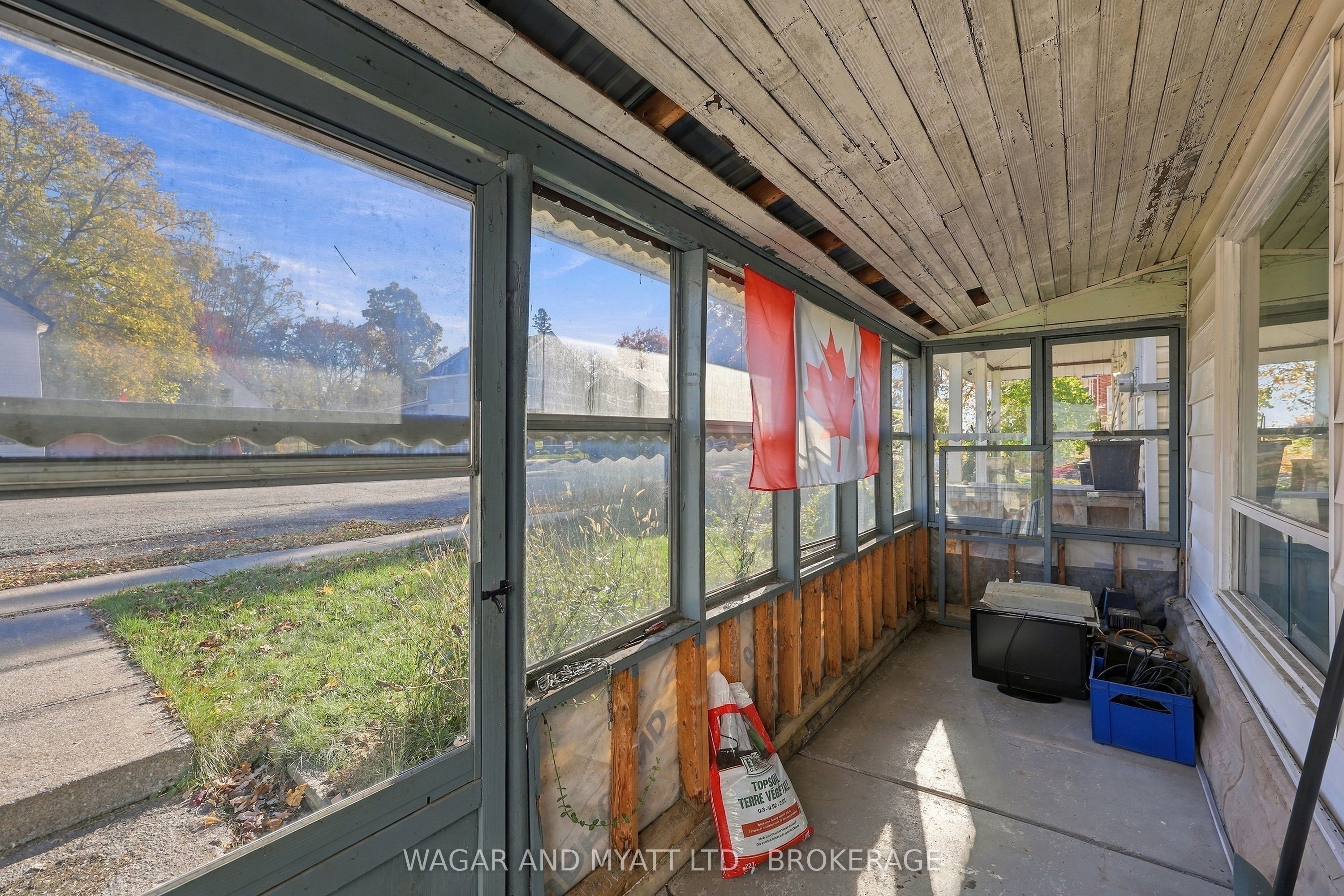 137 Green Street Property Photo 8