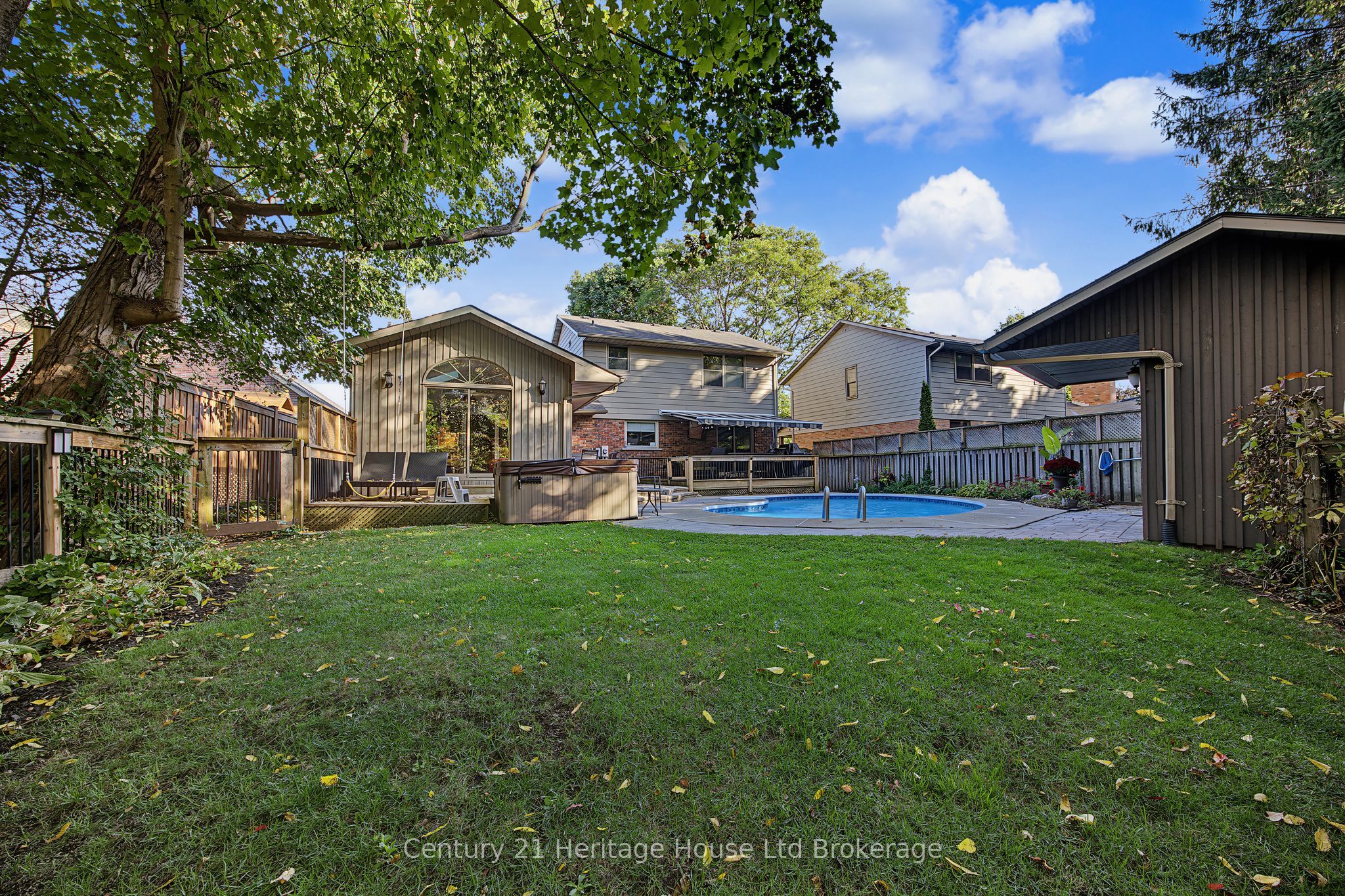 29 Devon Court Property Photo 32
