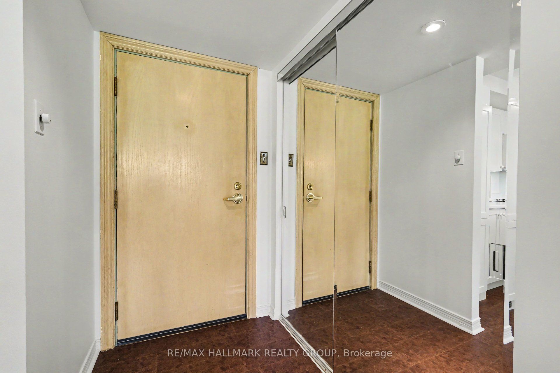 30 Charlevoix Street 103 Property Photo 3