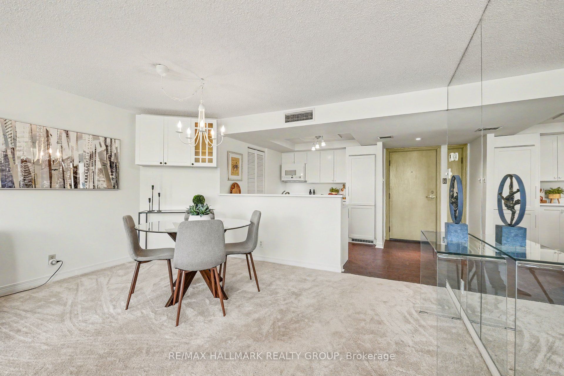 30 Charlevoix Street 103 Property Photo 11