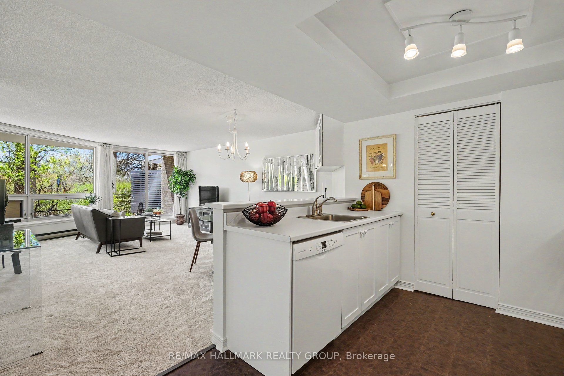 30 Charlevoix Street 103 Property Photo 15