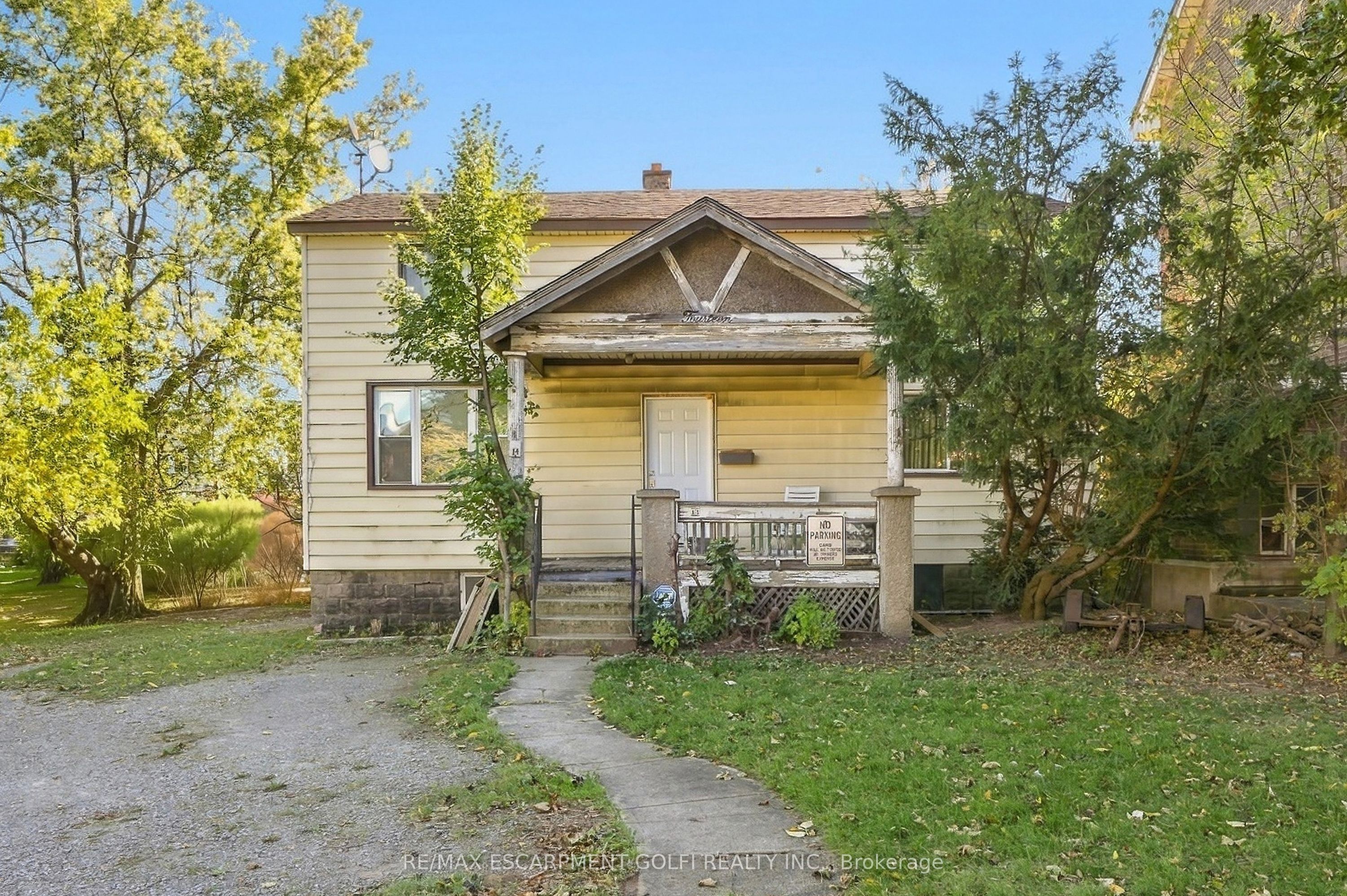 14 London Street N Property Photo 1