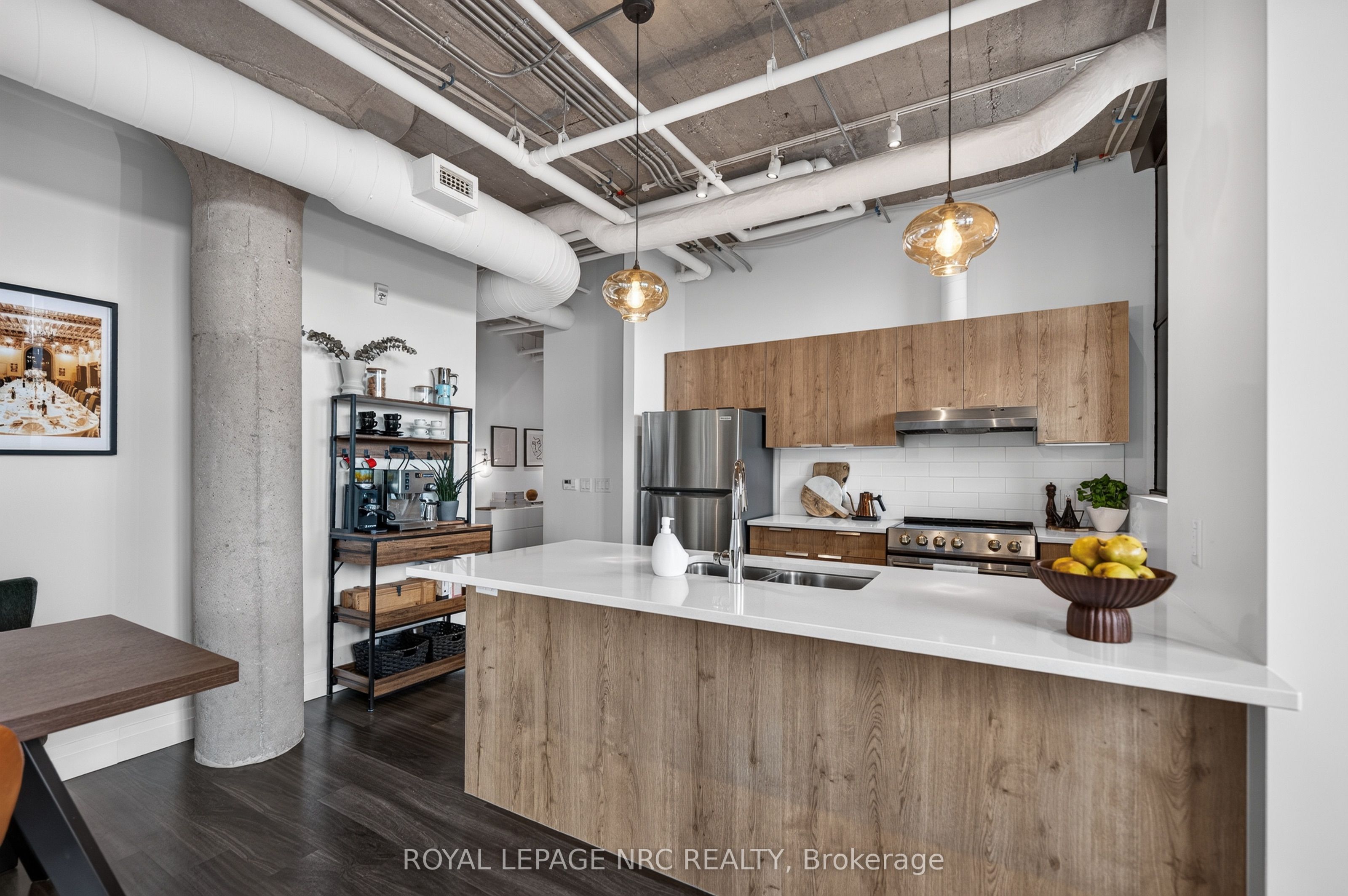 120 Huron Street 418 Property Photo 12