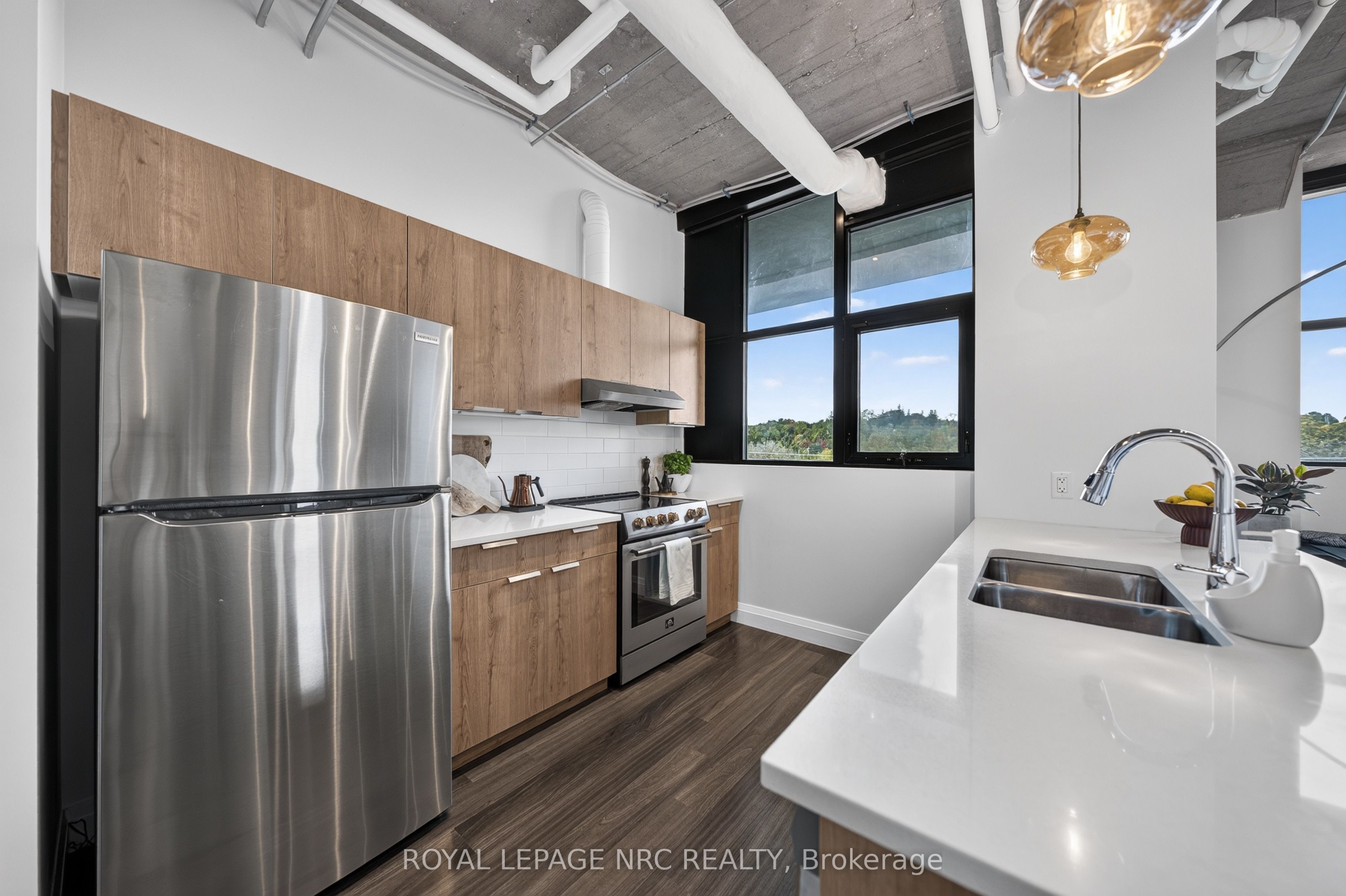 120 Huron Street 418 Property Photo 15