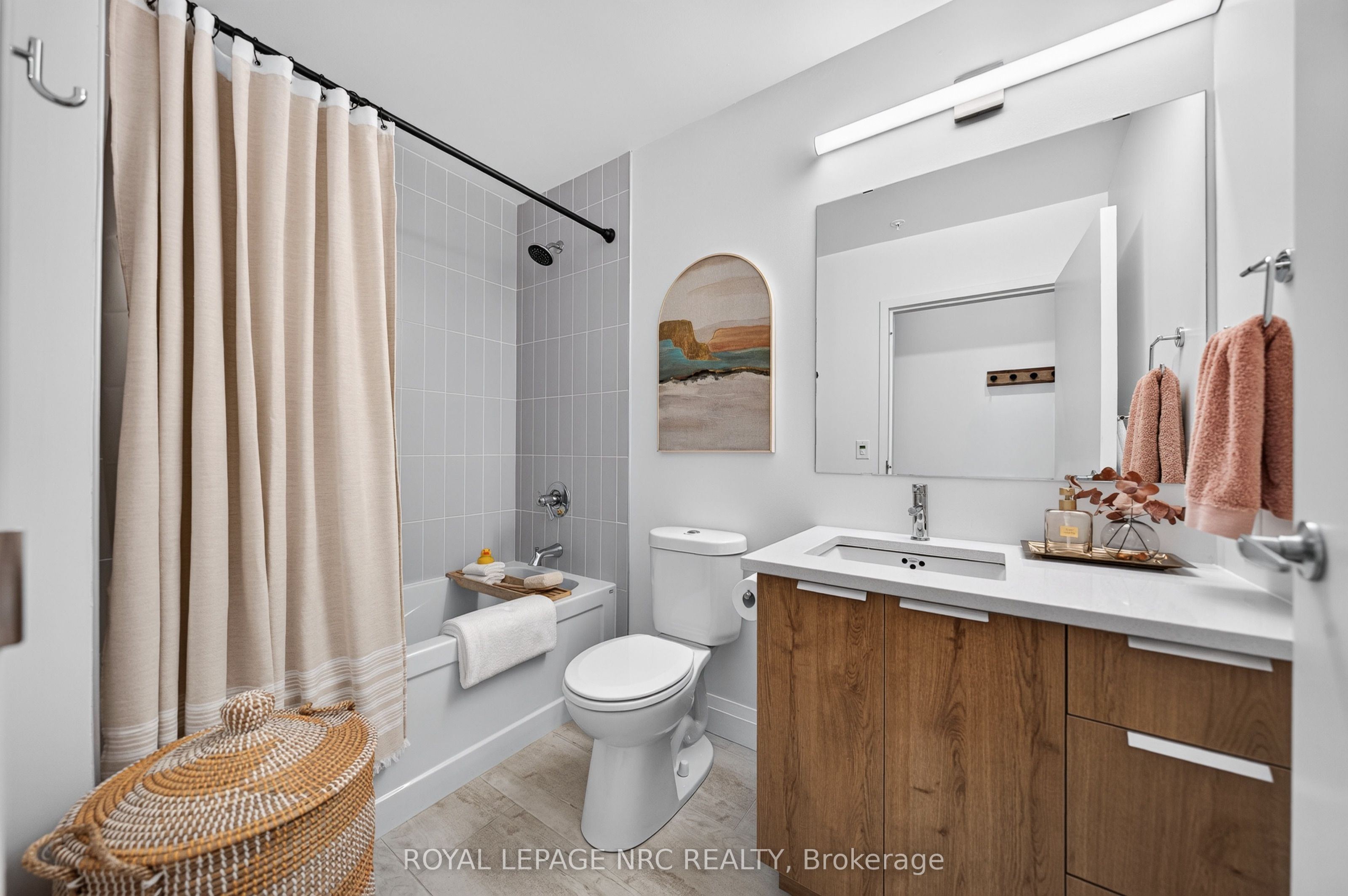 120 Huron Street 418 Property Photo 33