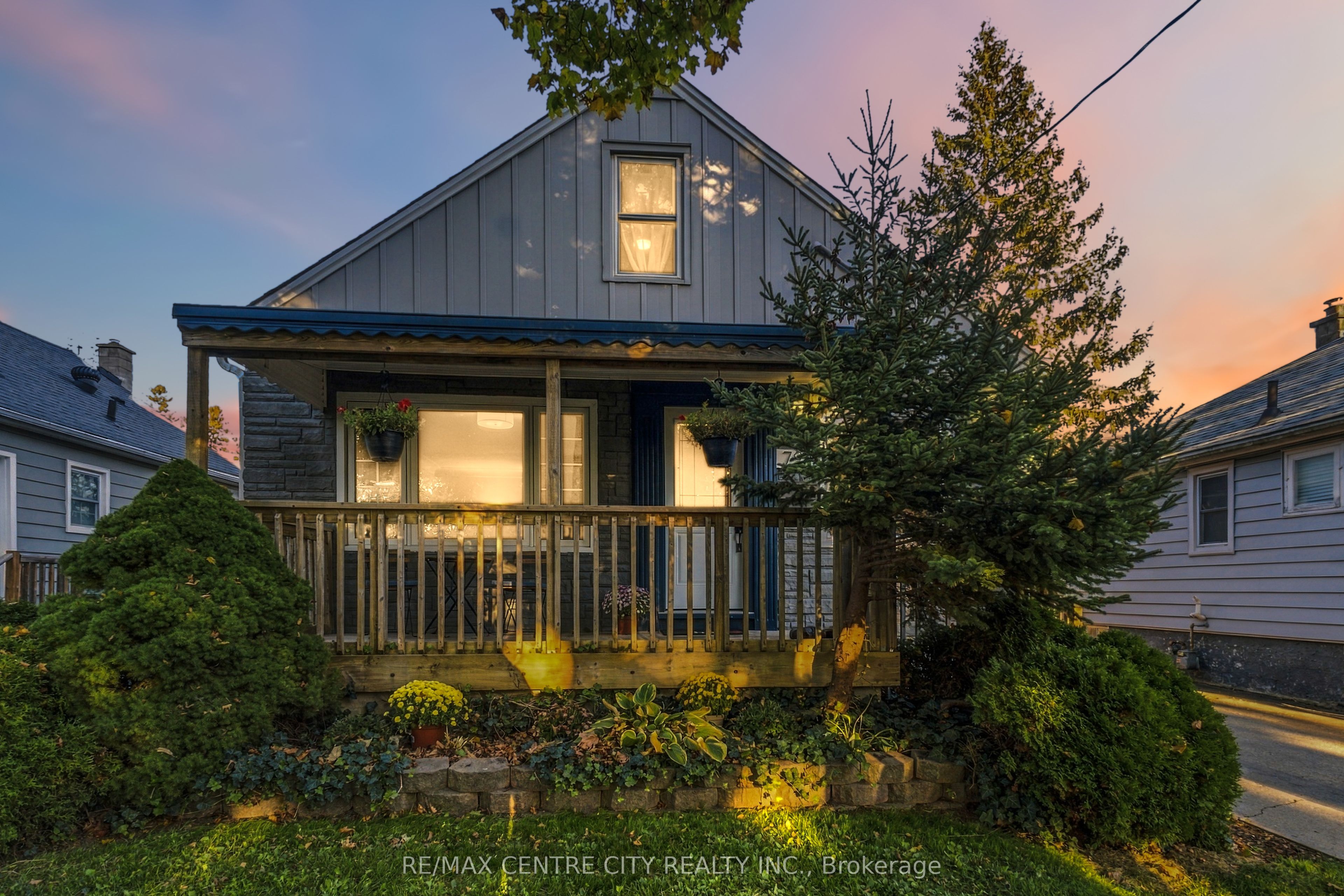 794 Strand Street Property Photo 2