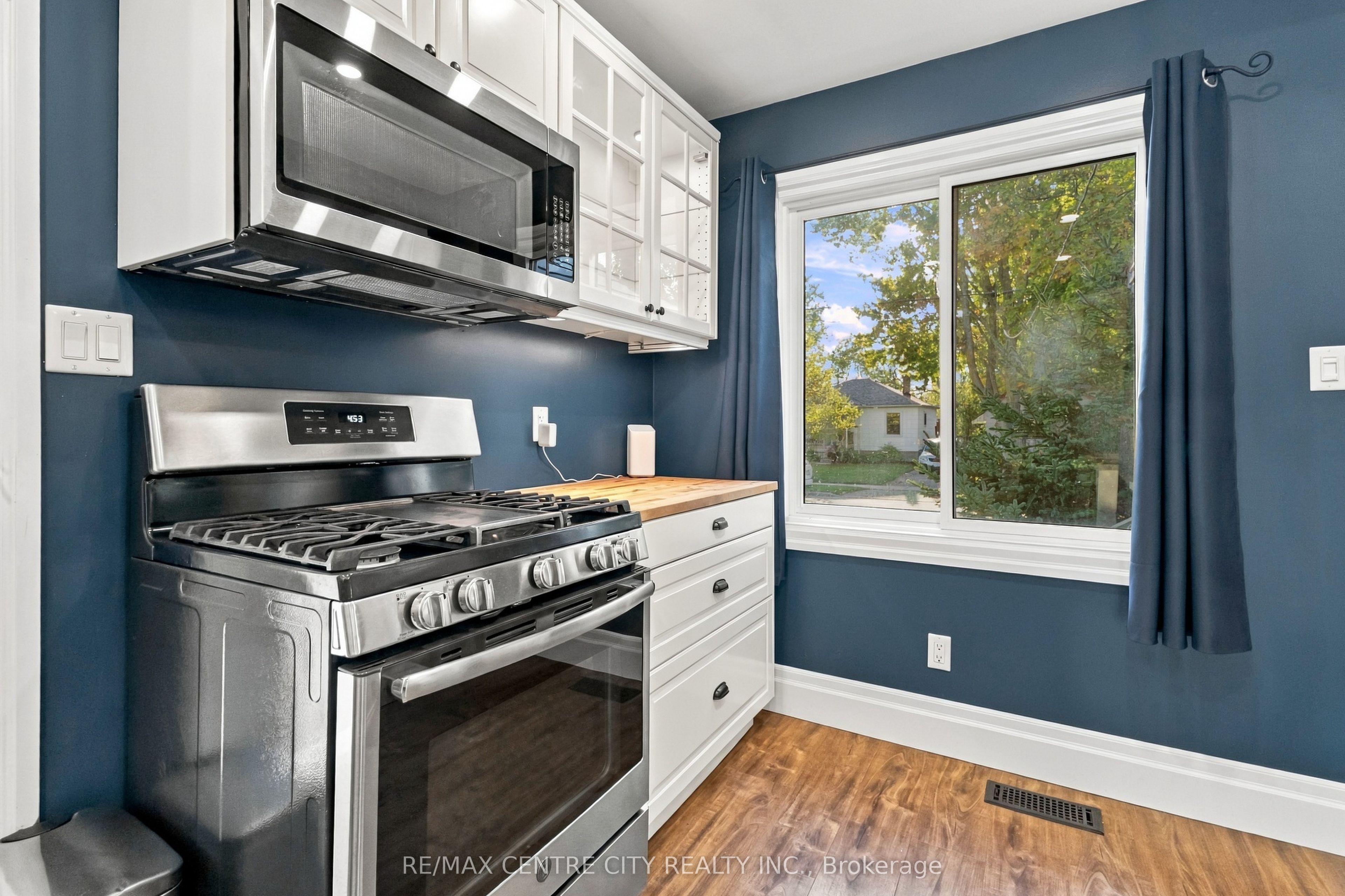 794 Strand Street Property Photo 10