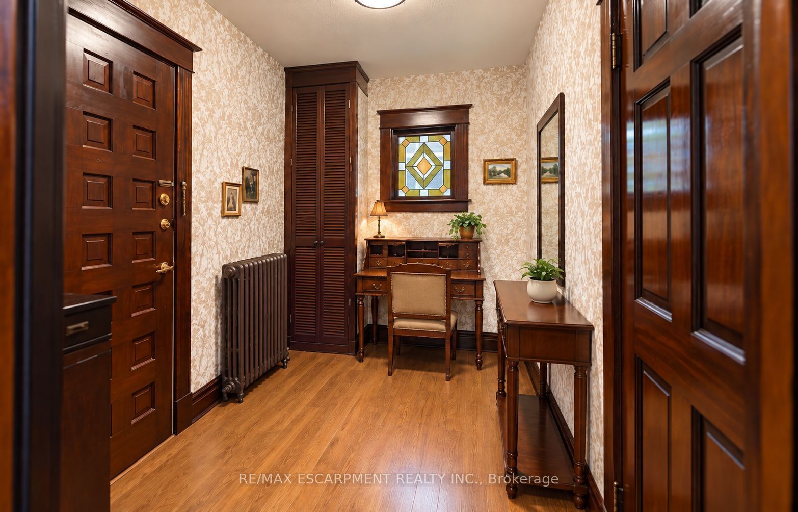 4602 Ryerson Crescent Property Photo 3