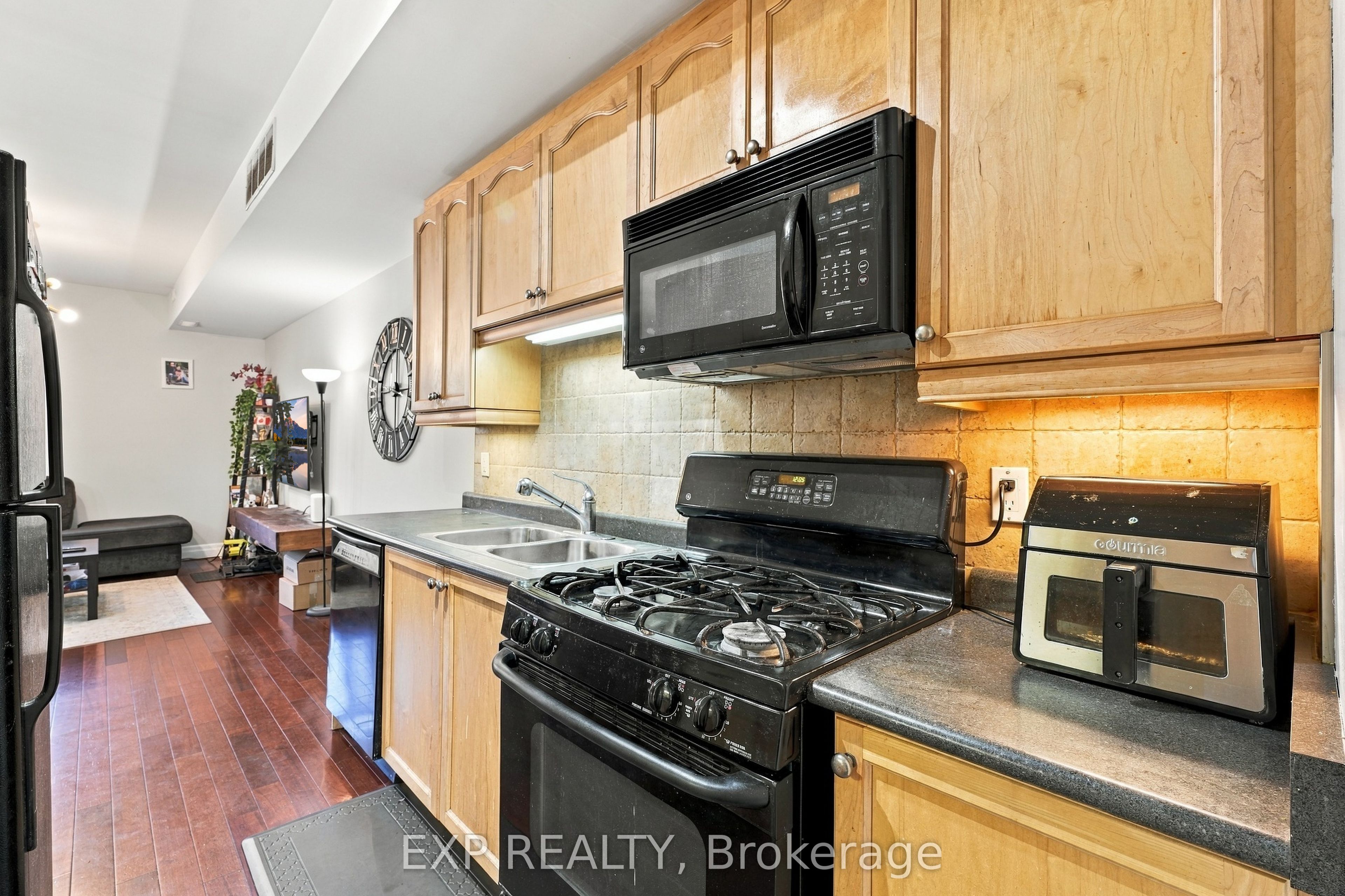 555 King Street E 106 Property Photo 7
