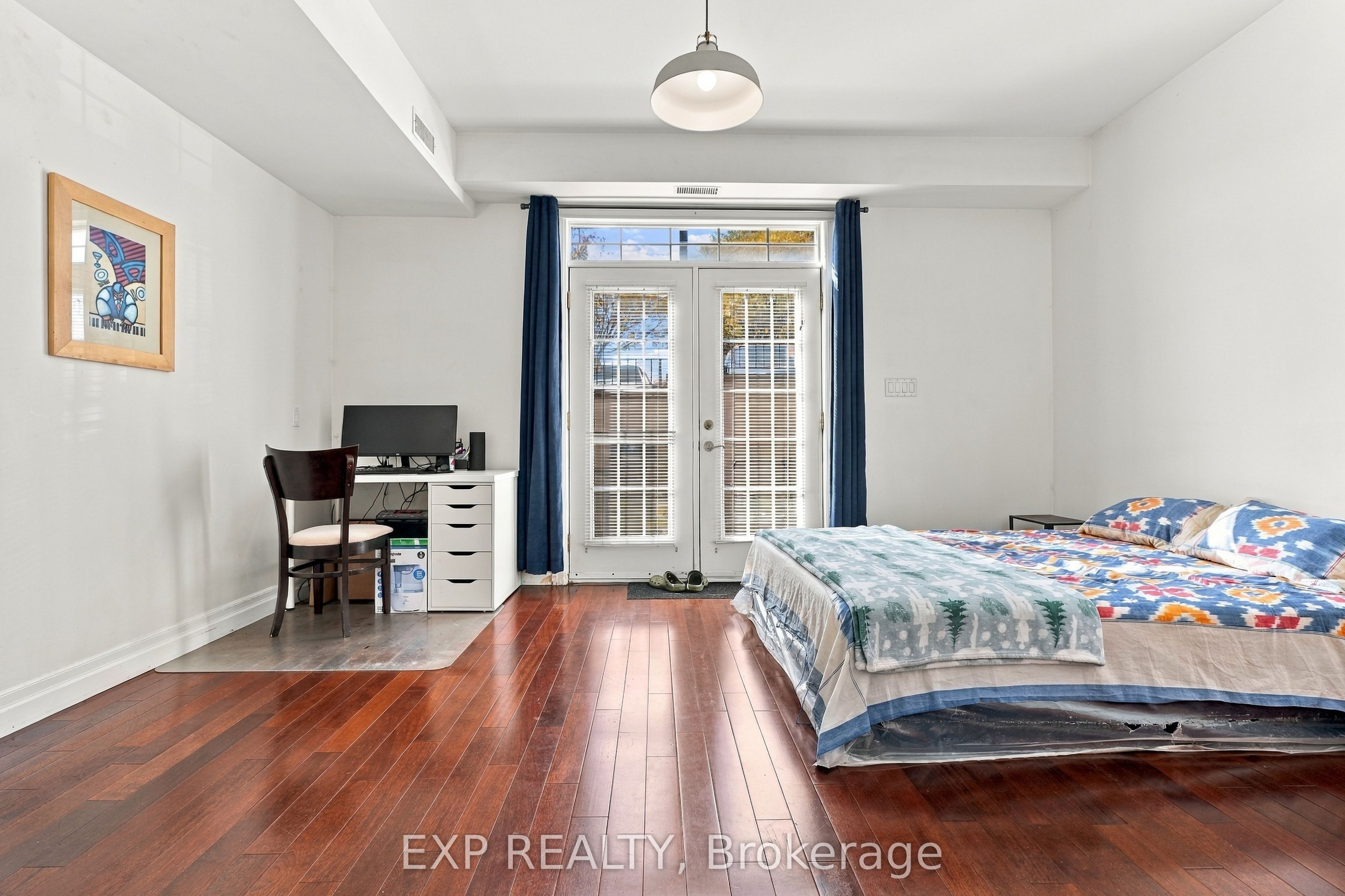 555 King Street E 106 Property Photo 10