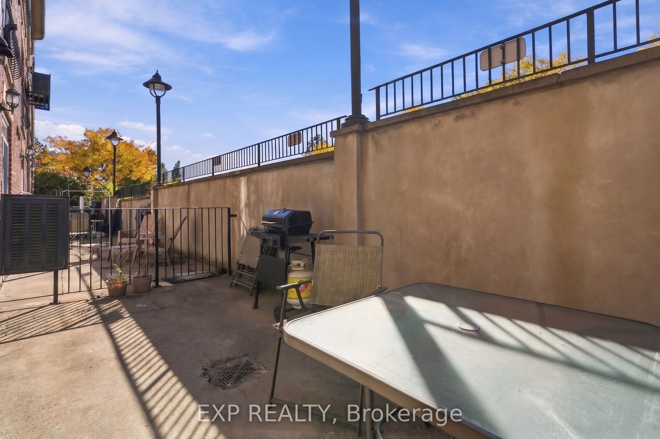 555 King Street E 106 Property Photo 13